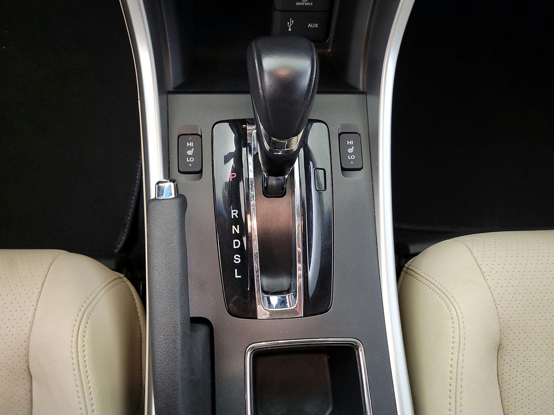 Thumbnail: 2013 Honda Accord - 17