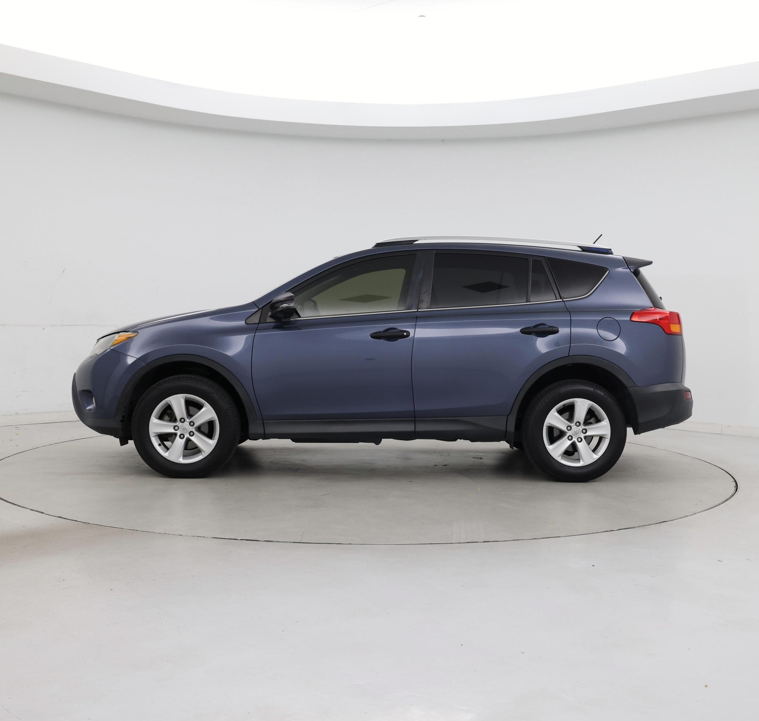 Thumbnail: 2014 Toyota RAV4 - 3