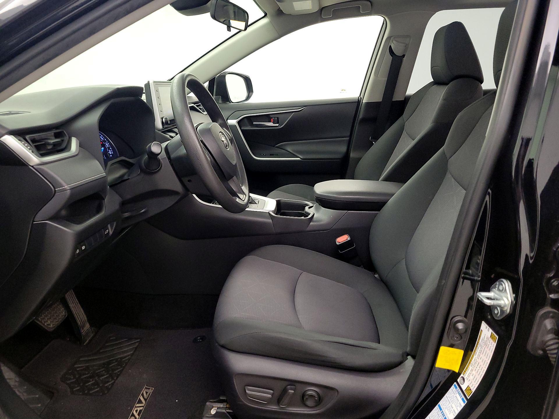Thumbnail: 2019 Toyota RAV4 - 11