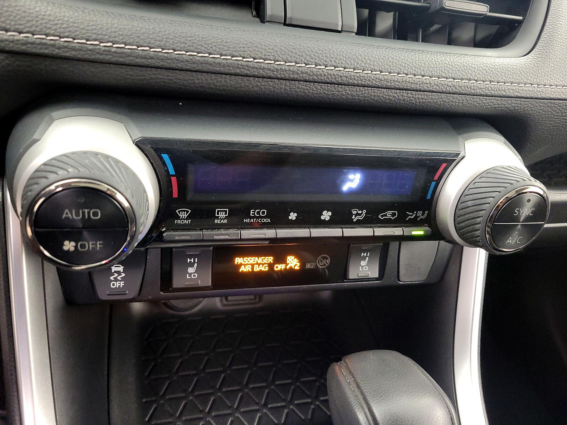 Thumbnail: 2019 Toyota RAV4 - 16