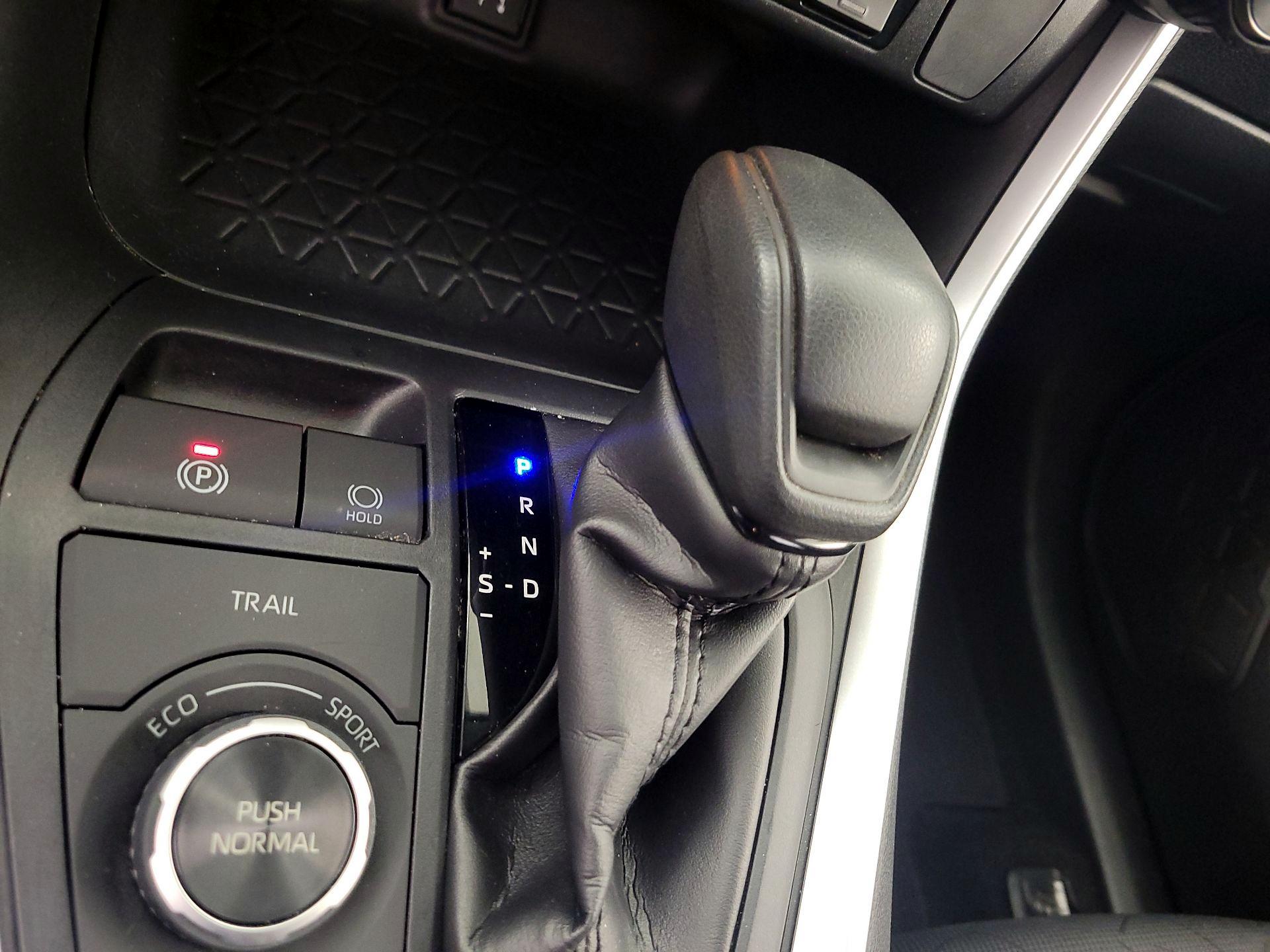 Thumbnail: 2019 Toyota RAV4 - 17
