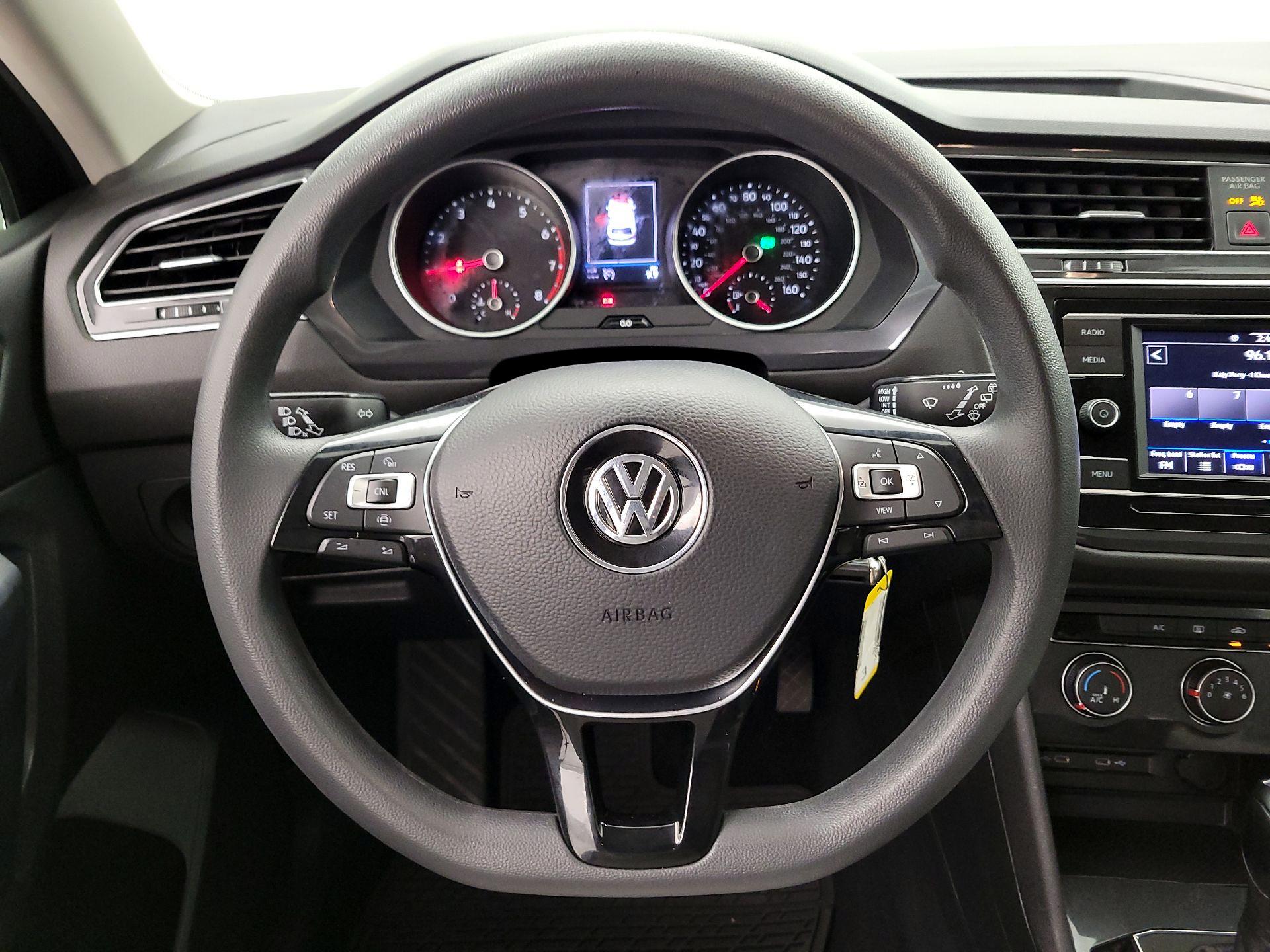 Thumbnail: 2021 Volkswagen Tiguan - 10