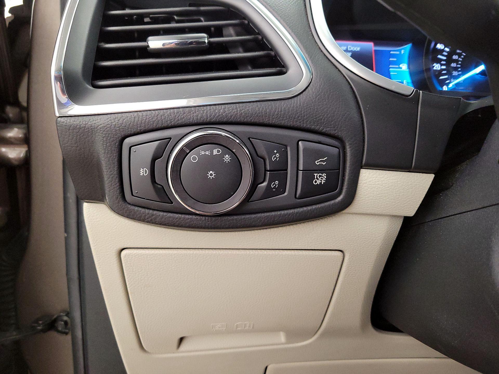 Thumbnail: 2019 Ford Edge - 13