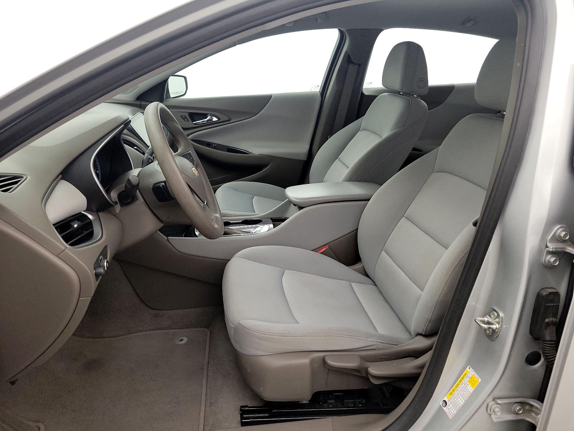 Thumbnail: 2020 Chevrolet Malibu - 11