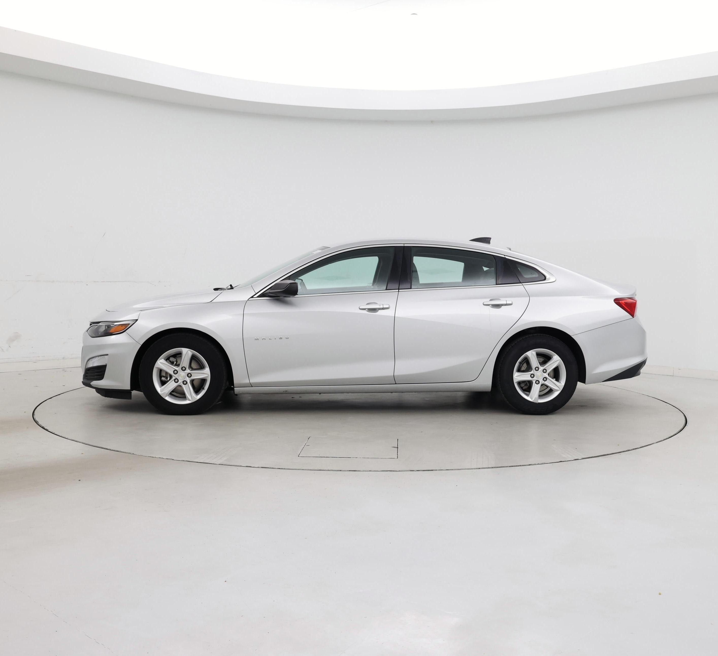 Thumbnail: 2020 Chevrolet Malibu - 3