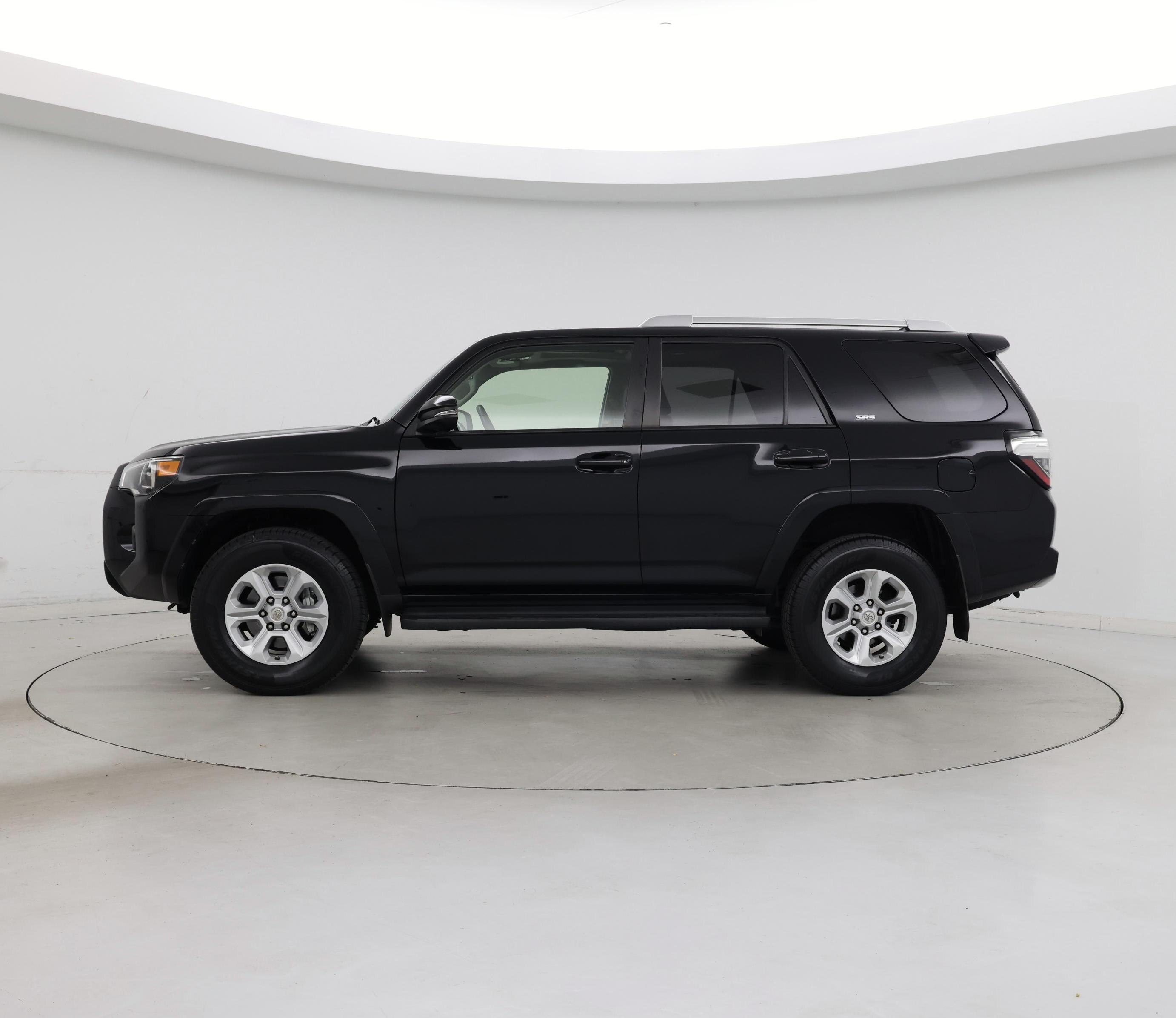Thumbnail: 2017 Toyota 4Runner - 3
