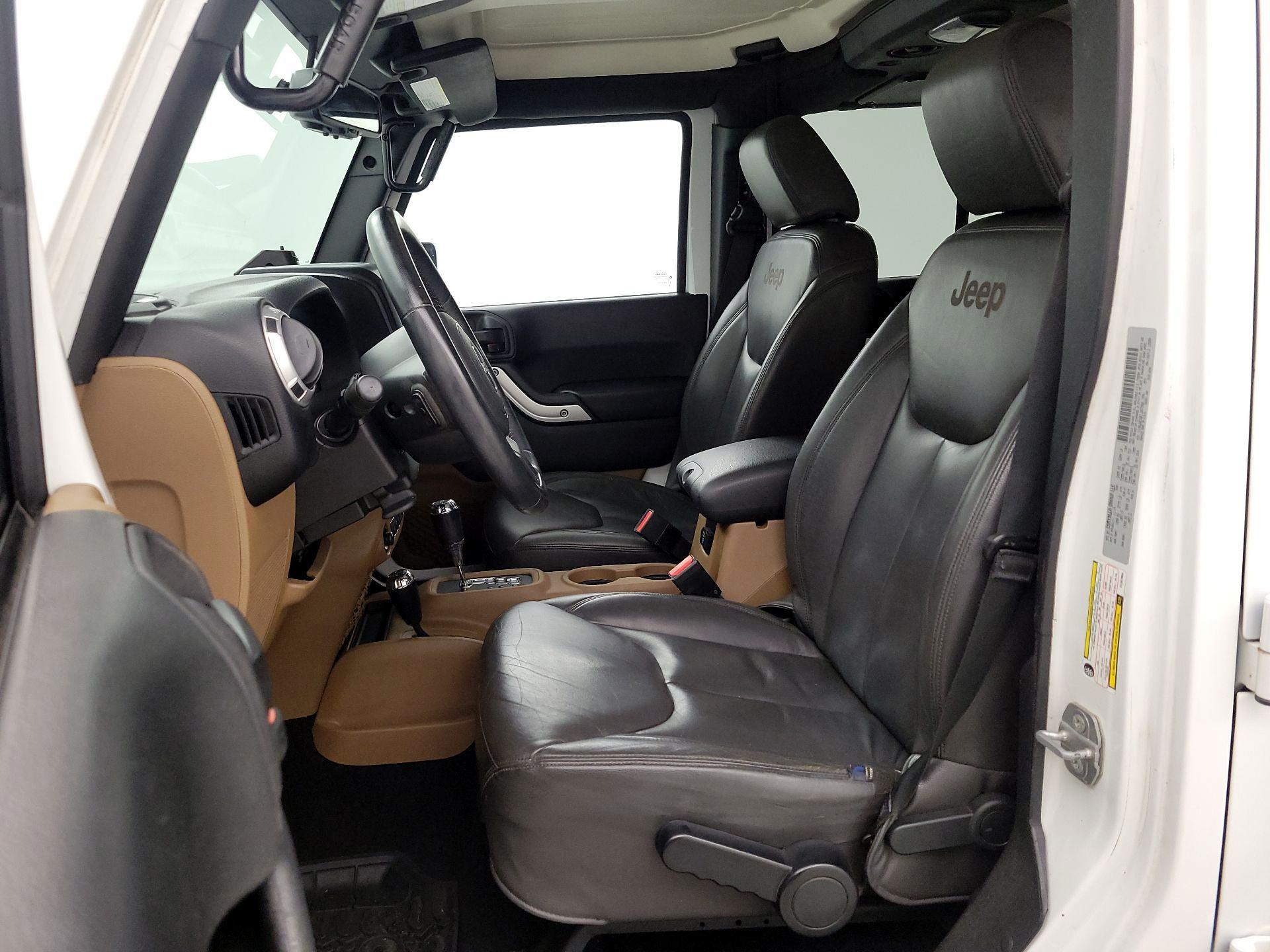 Thumbnail: 2015 Jeep Wrangler - 11