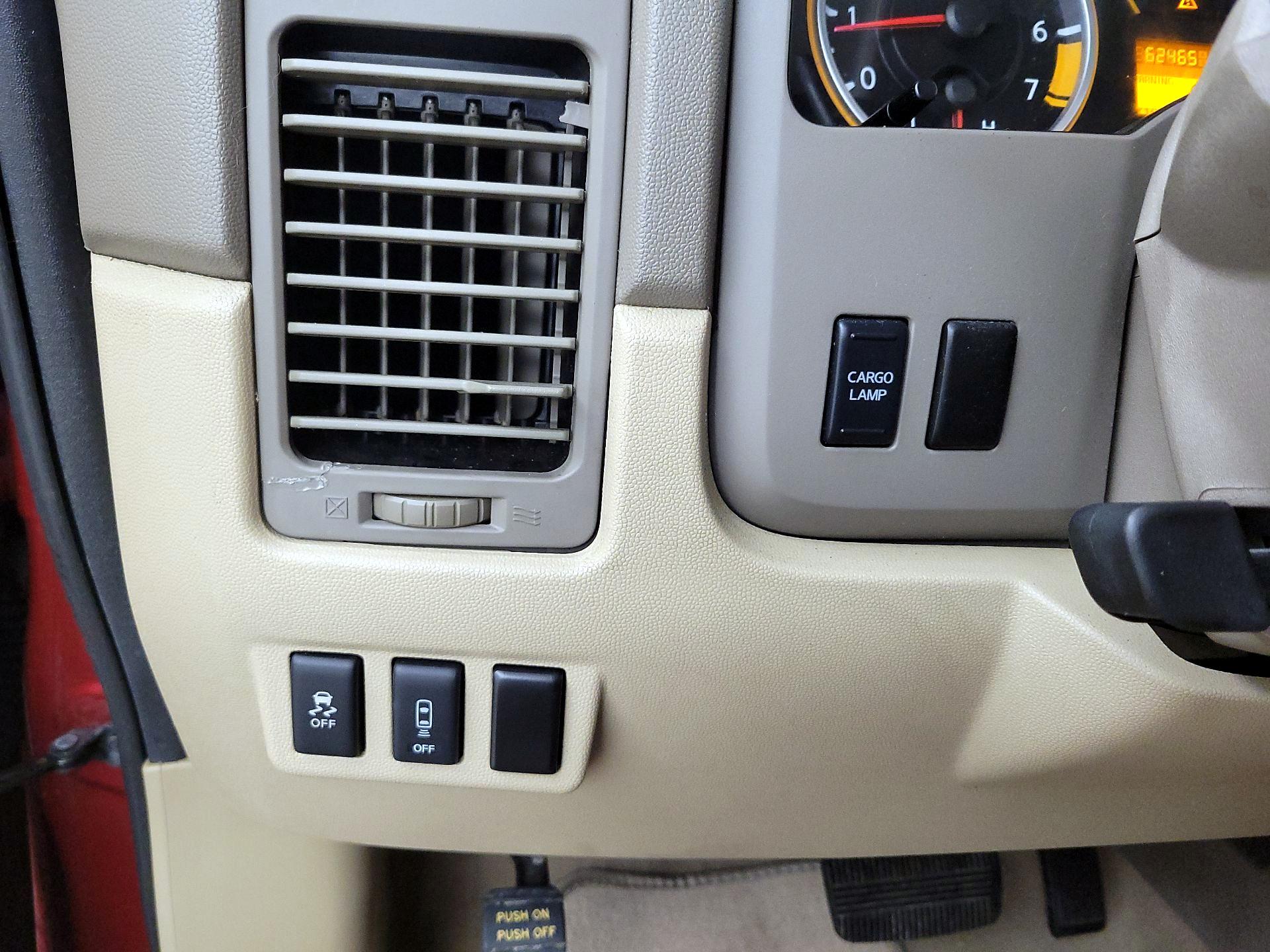 Thumbnail: 2013 Nissan Titan - 13