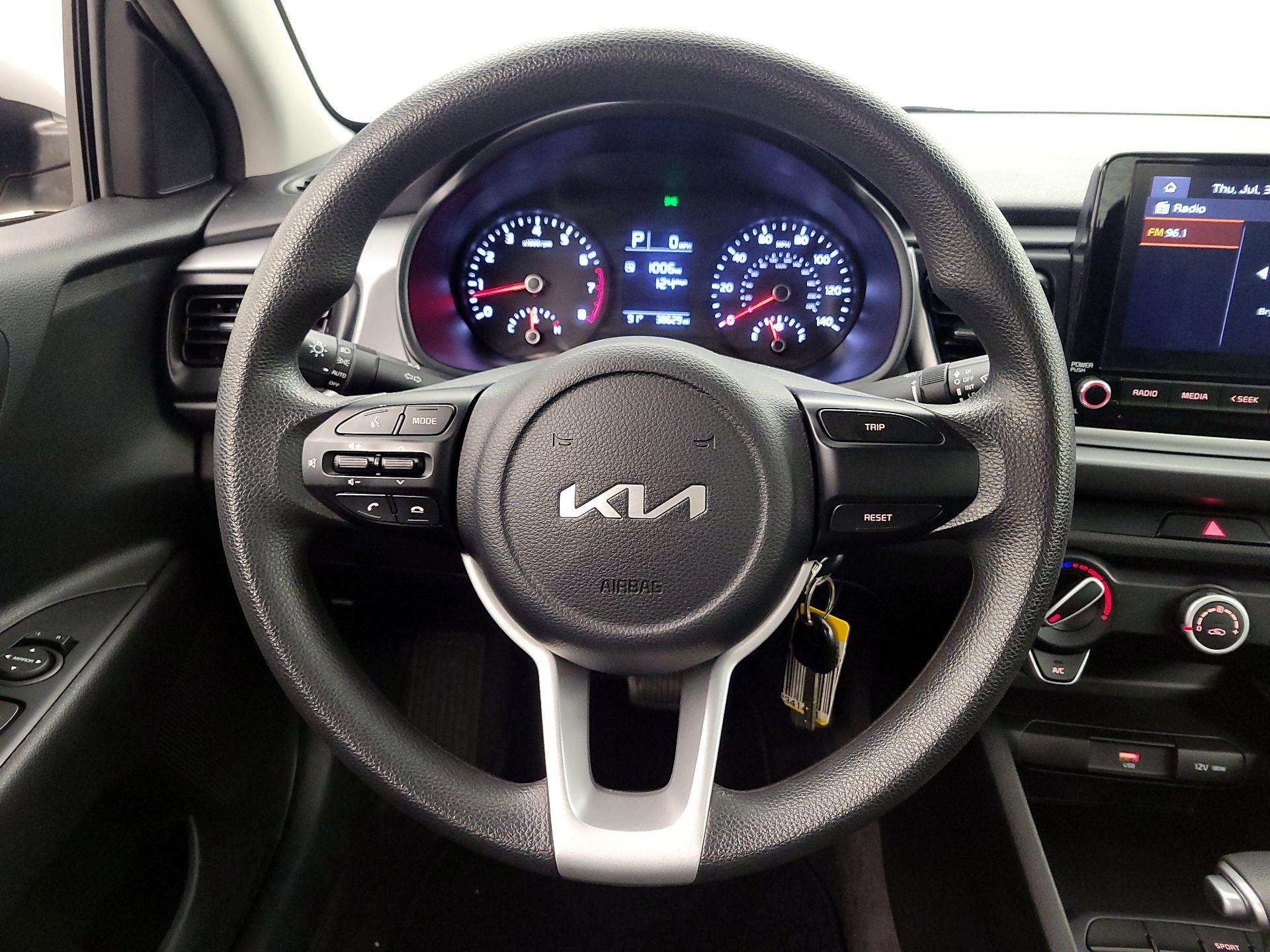 Thumbnail: 2022 Kia Rio - 10
