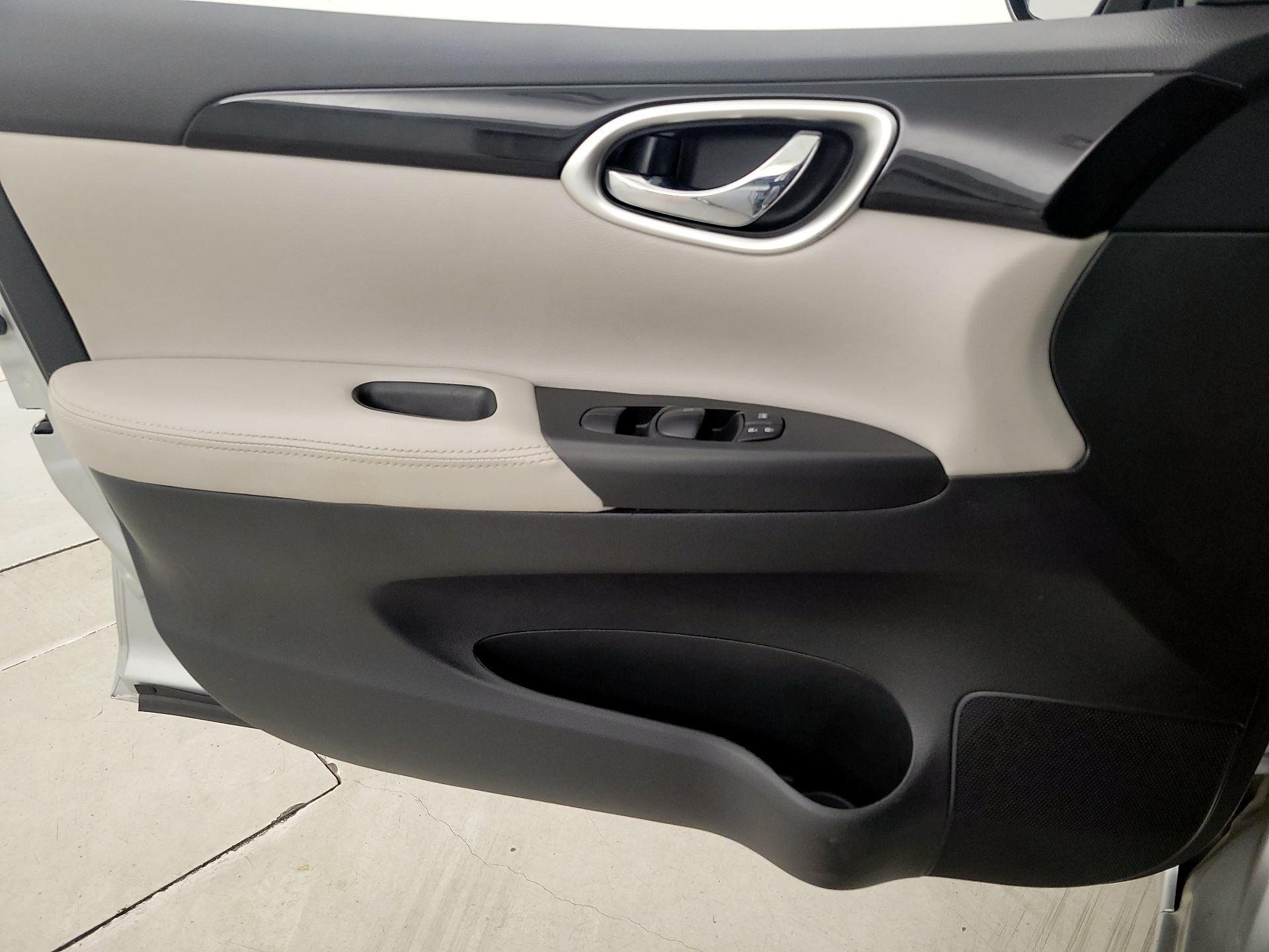 Thumbnail: 2019 Nissan Sentra - 12