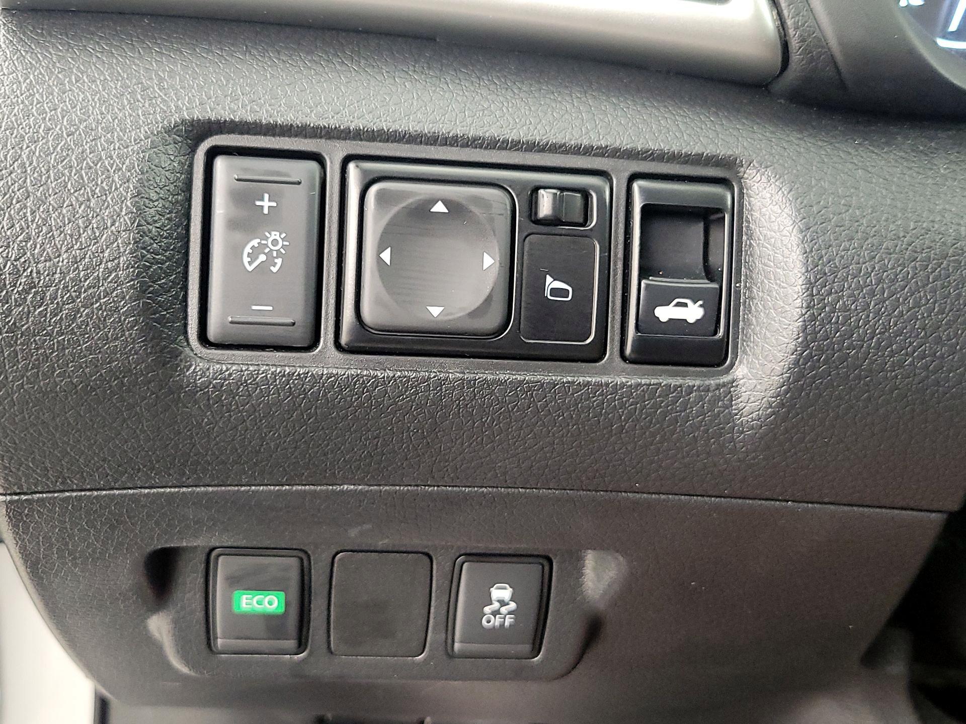 Thumbnail: 2019 Nissan Sentra - 13