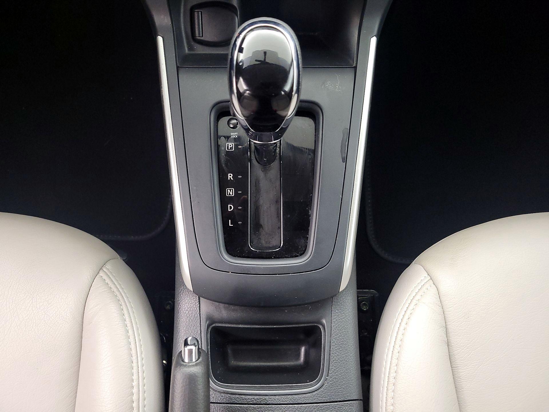 Thumbnail: 2019 Nissan Sentra - 17