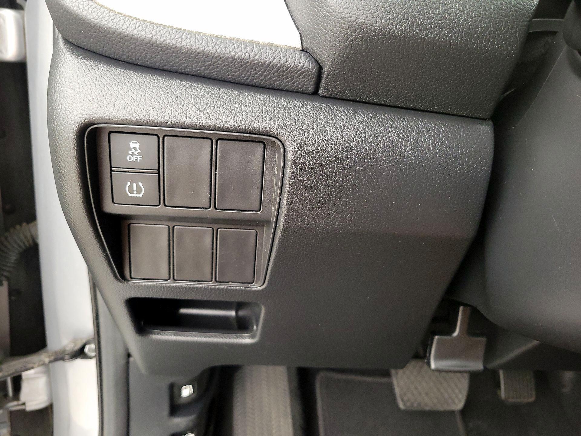 Thumbnail: 2017 Honda CR-V - 13