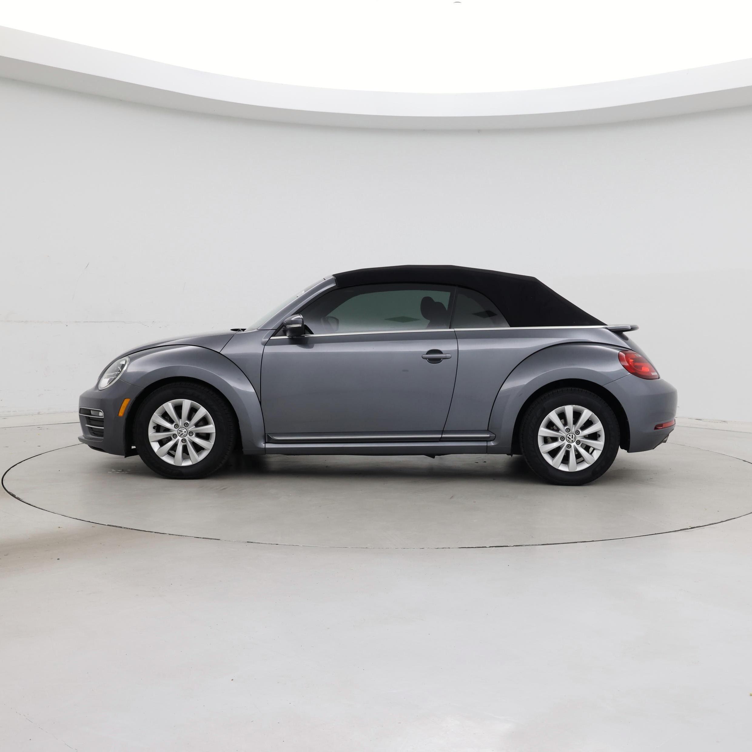 Thumbnail: 2018 Volkswagen Beetle - 3