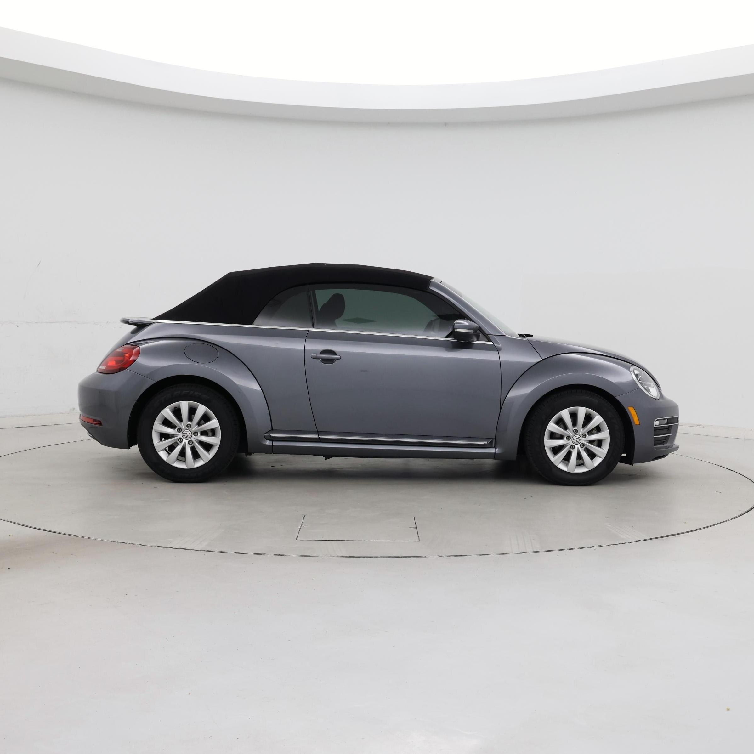 Thumbnail: 2018 Volkswagen Beetle - 7