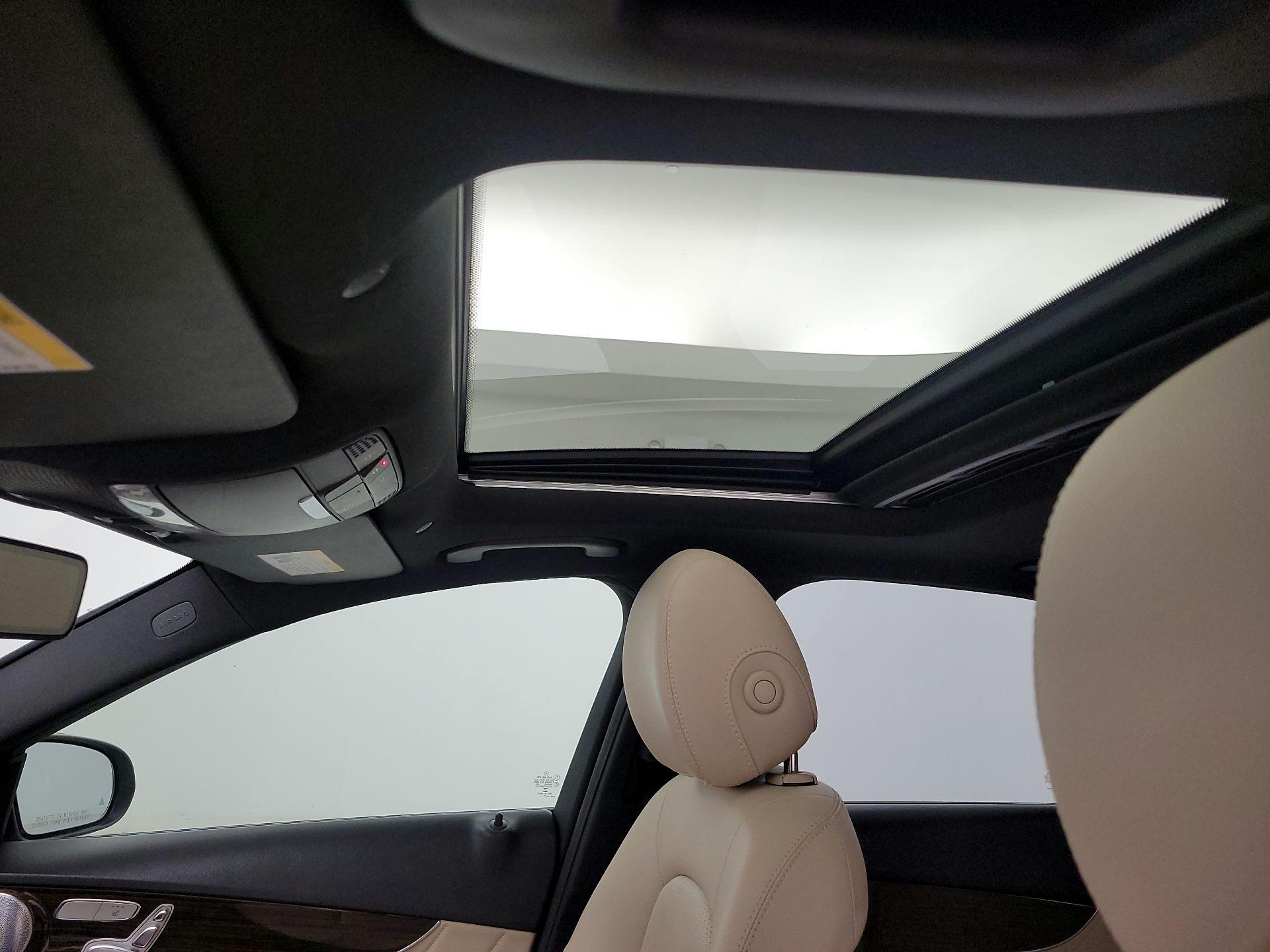 Thumbnail: 2019 Mercedes-Benz C-Class - 18