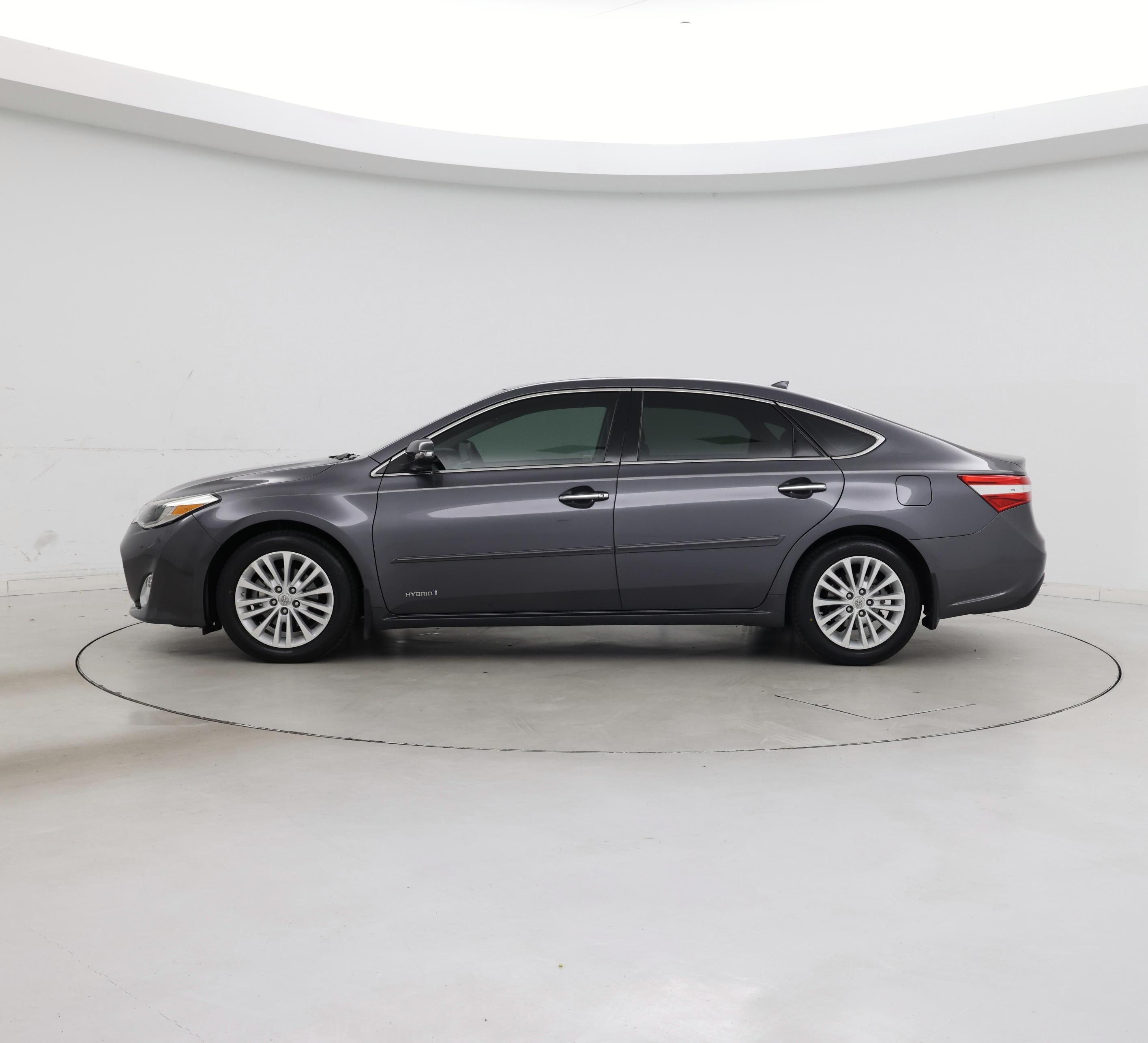 Thumbnail: 2013 Toyota Avalon - 3