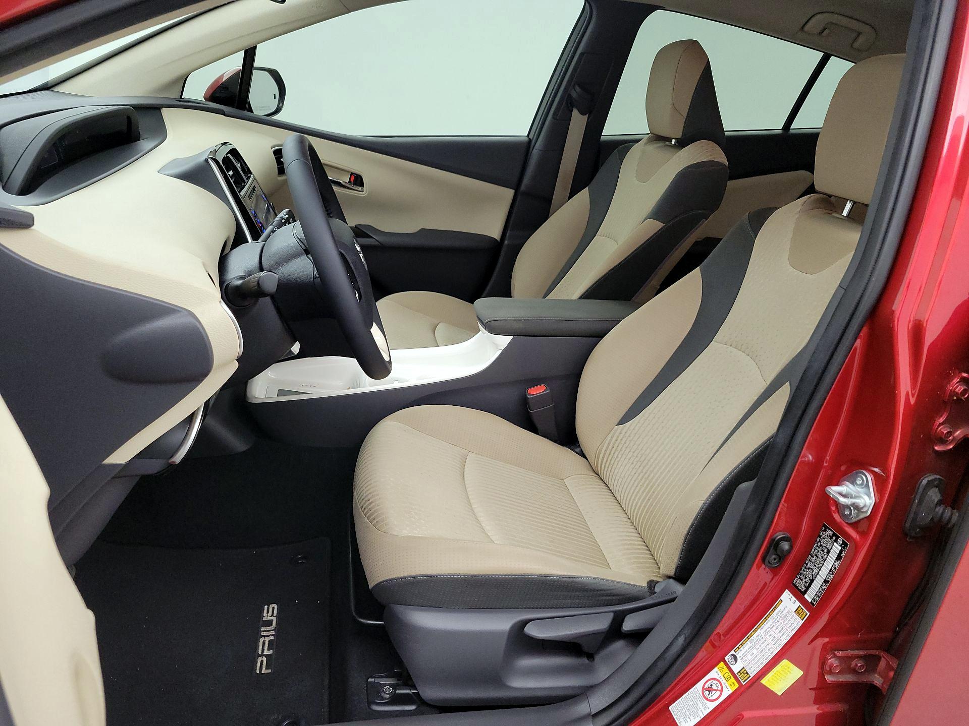 Thumbnail: 2016 Toyota Prius - 11