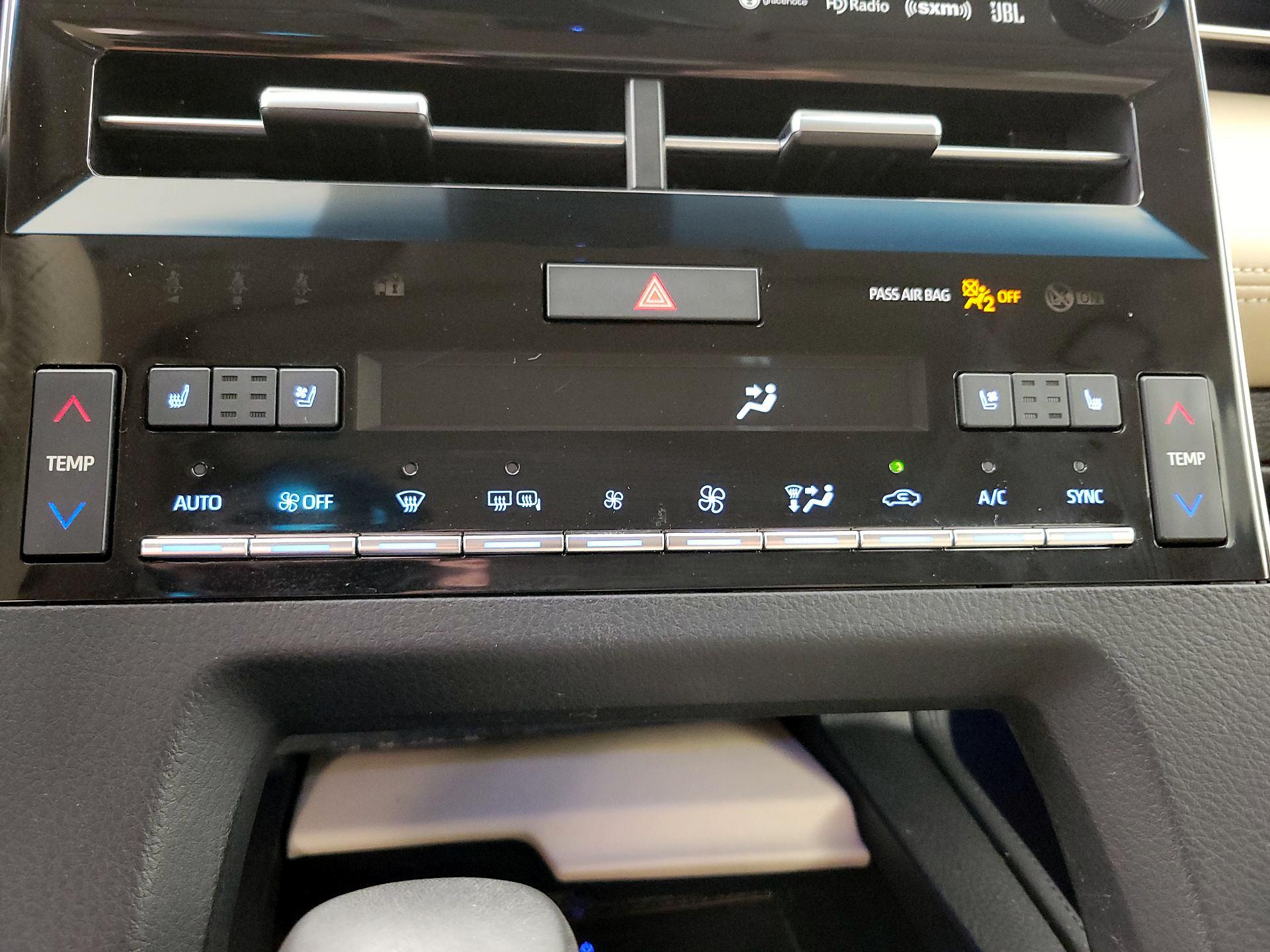 Thumbnail: 2019 Toyota Avalon - 16
