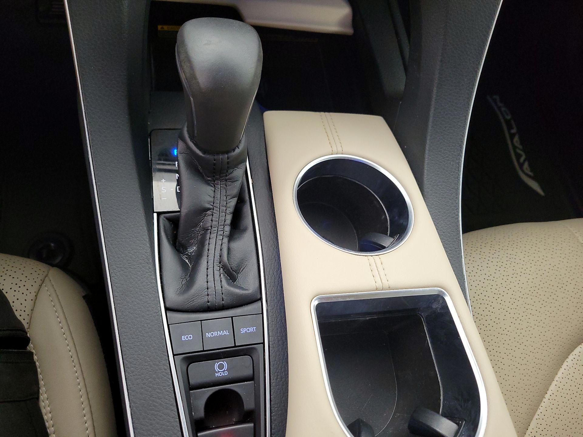 Thumbnail: 2019 Toyota Avalon - 17