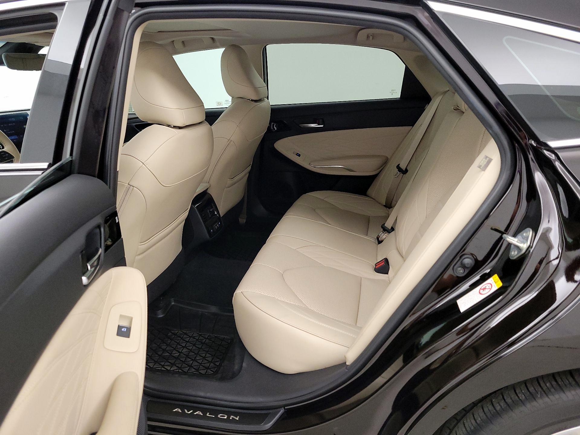 Thumbnail: 2019 Toyota Avalon - 20