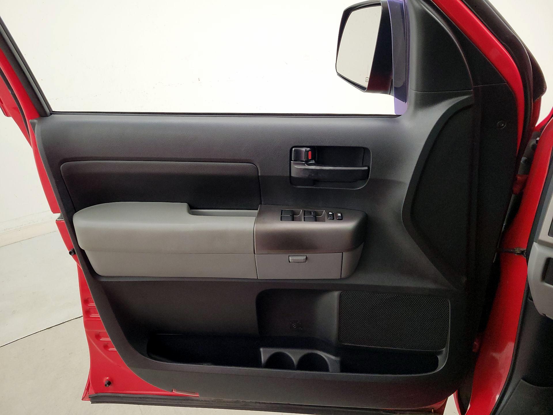 Thumbnail: 2013 Toyota Tundra - 12