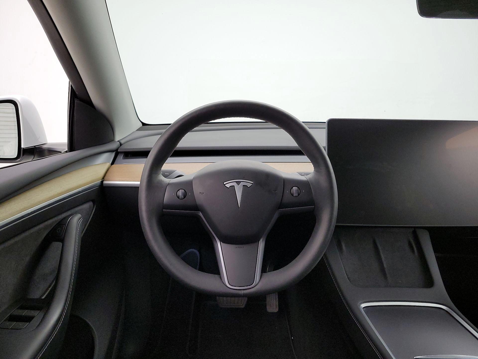 Thumbnail: 2023 Tesla Model Y - 10