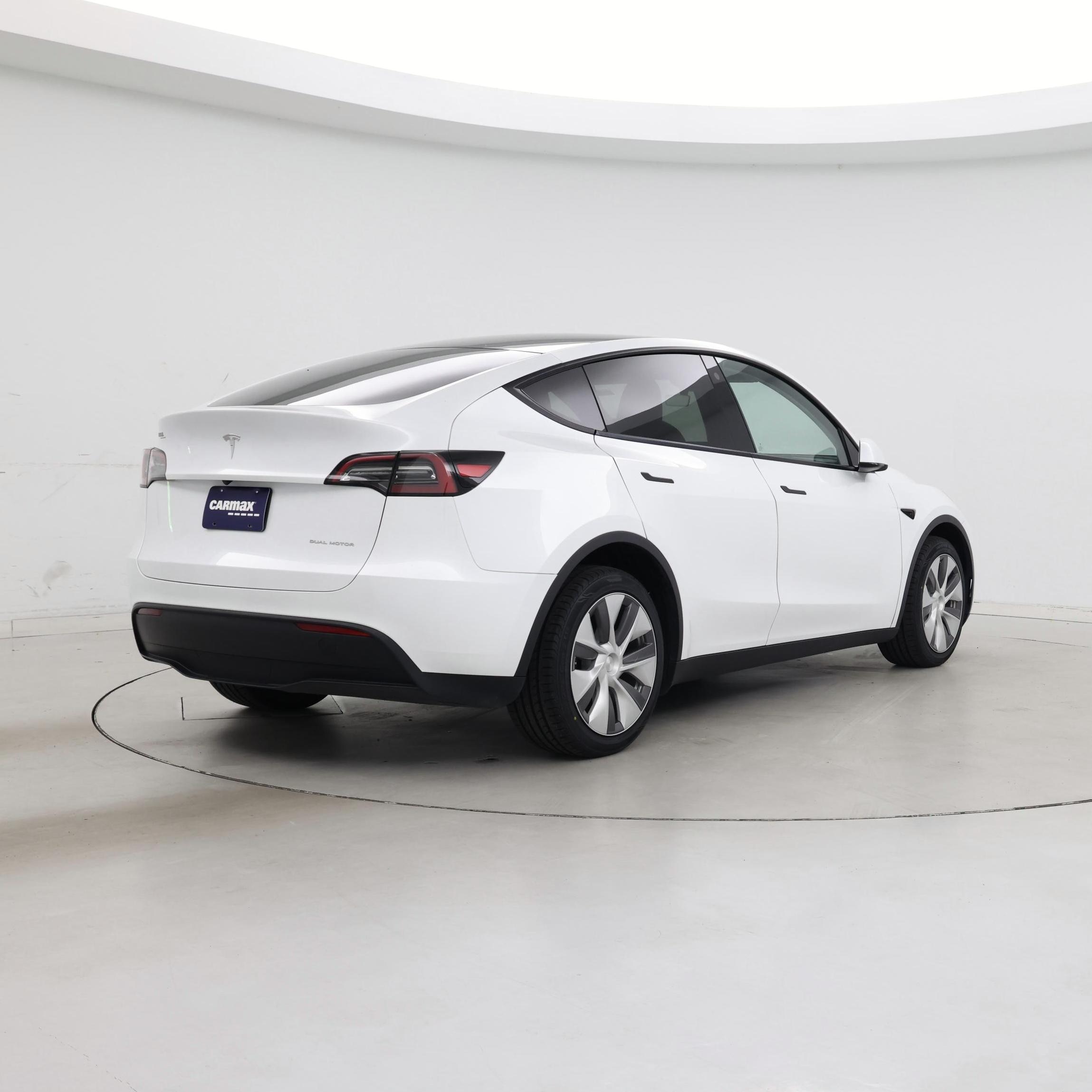Thumbnail: 2023 Tesla Model Y - 8