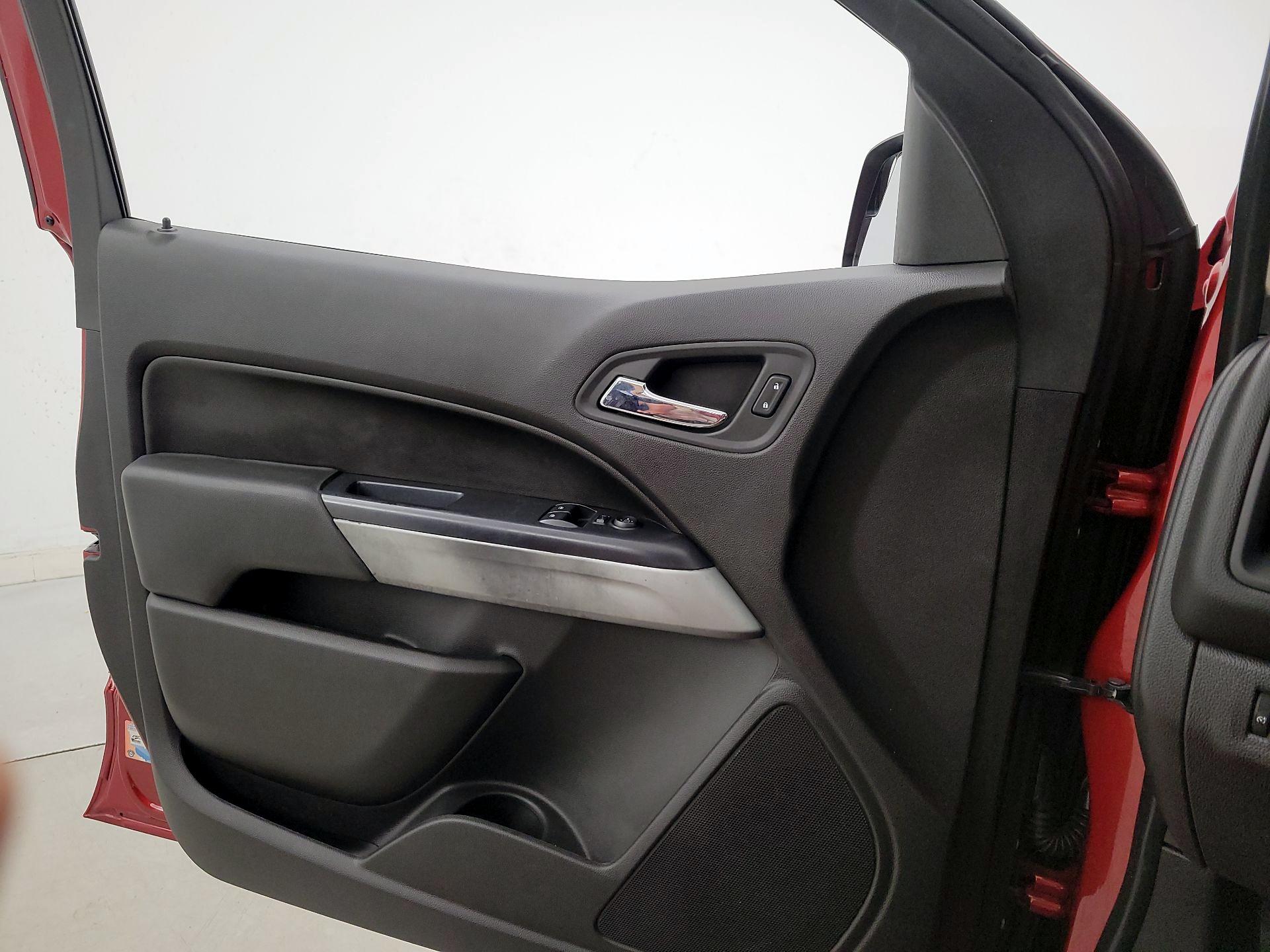 Thumbnail: 2016 Chevrolet Colorado - 12