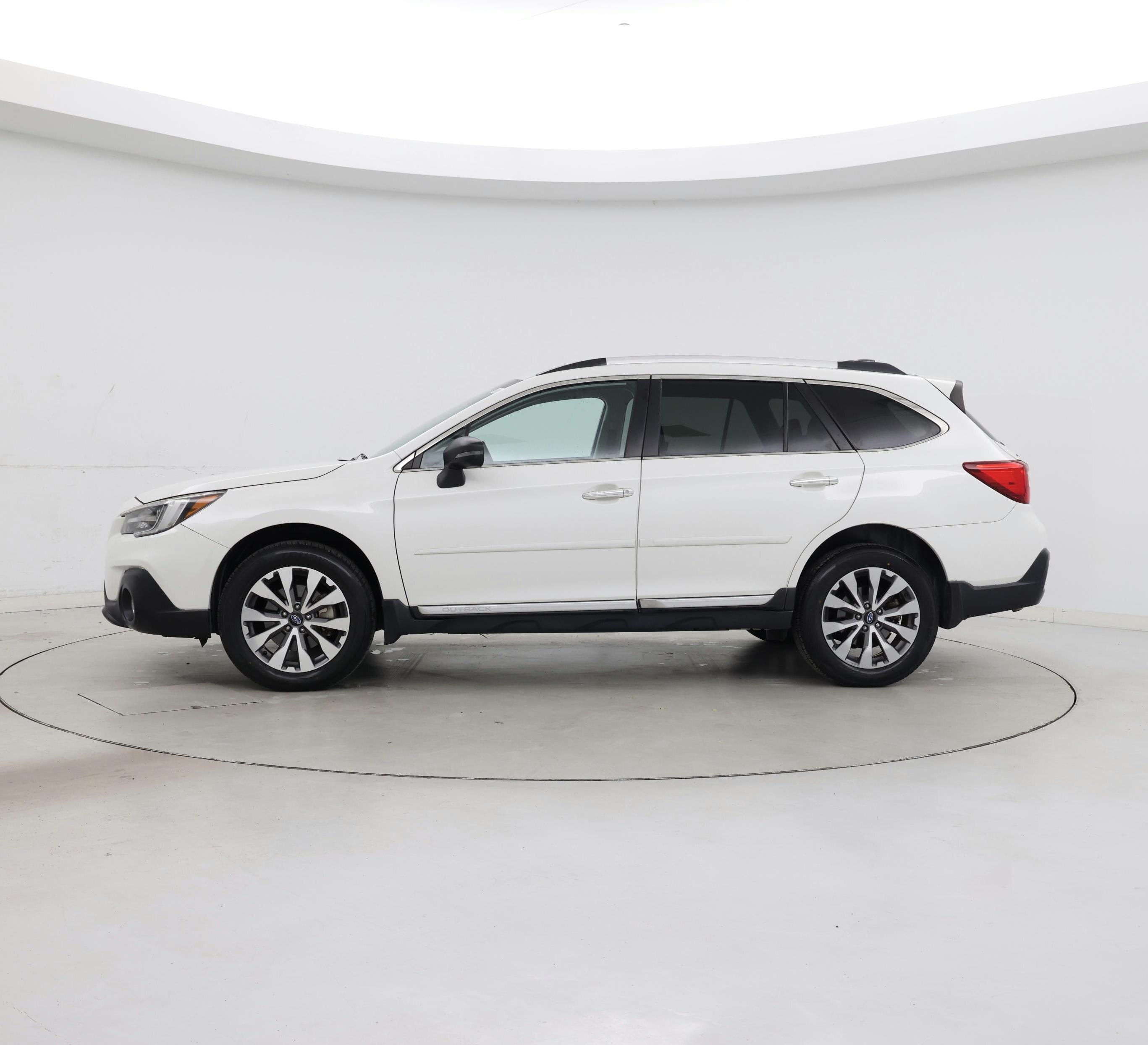 Thumbnail: 2018 Subaru Outback - 3
