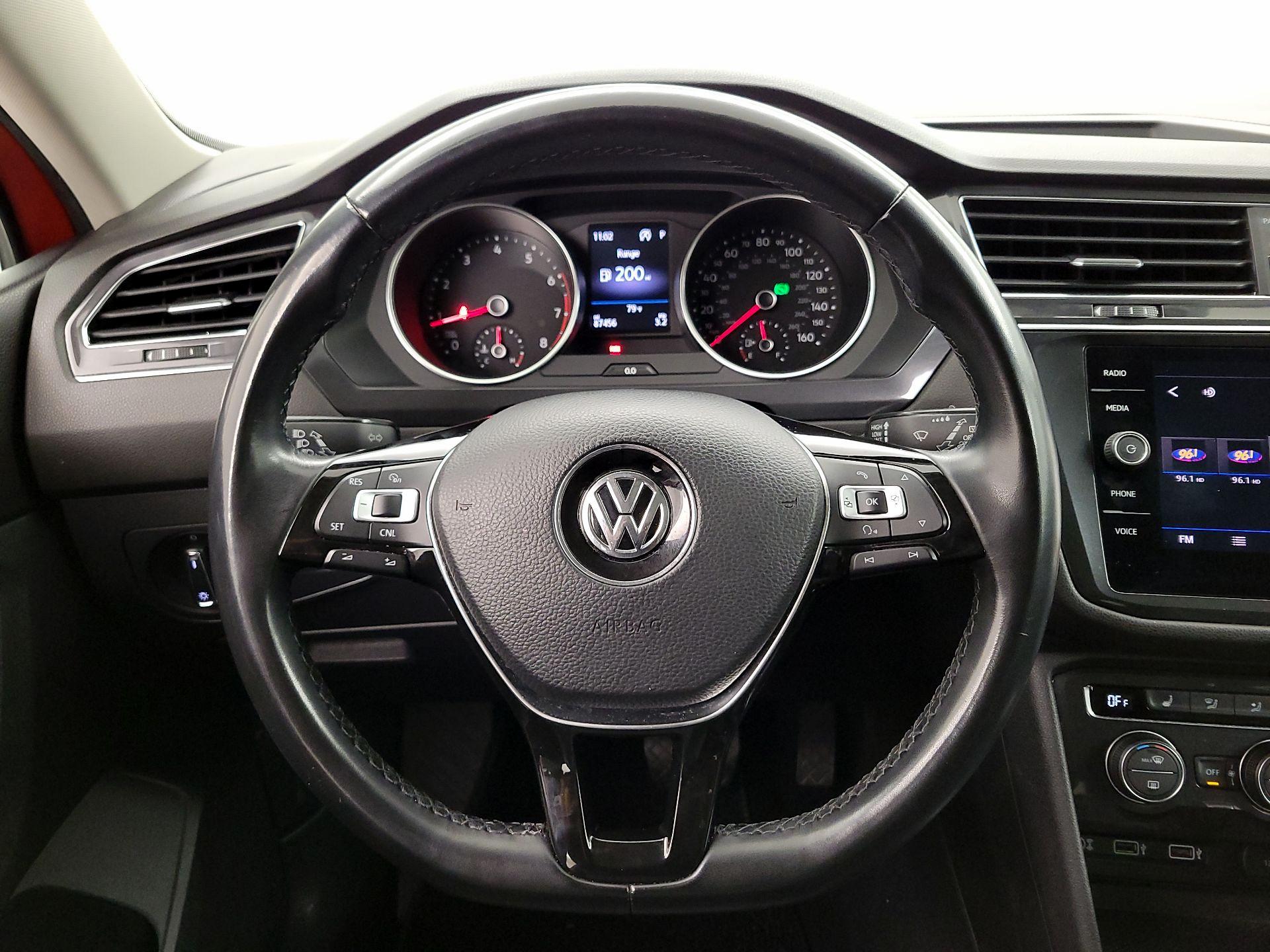 Thumbnail: 2018 Volkswagen Tiguan - 10