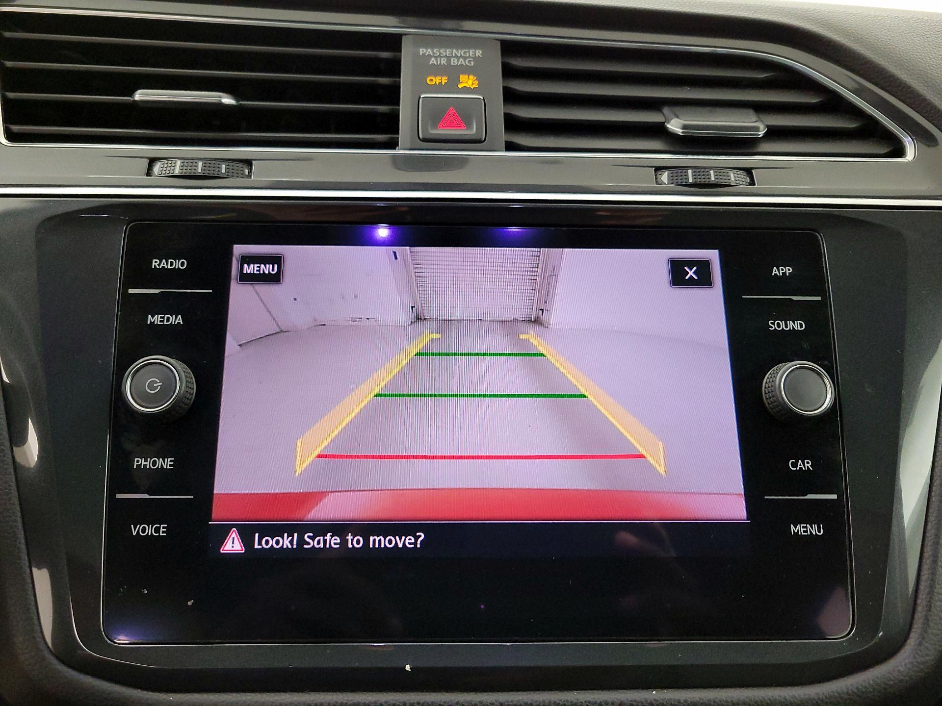 Thumbnail: 2018 Volkswagen Tiguan - 14