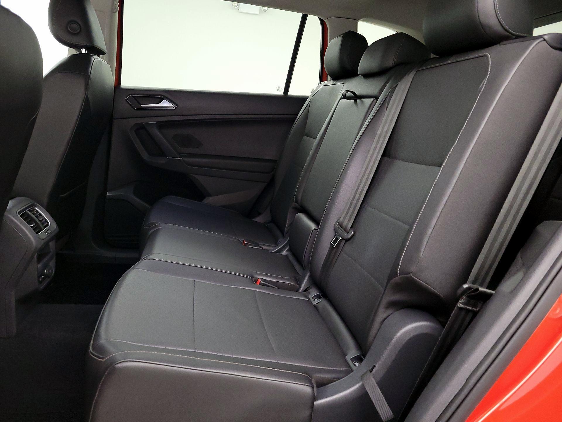 Thumbnail: 2018 Volkswagen Tiguan - 20