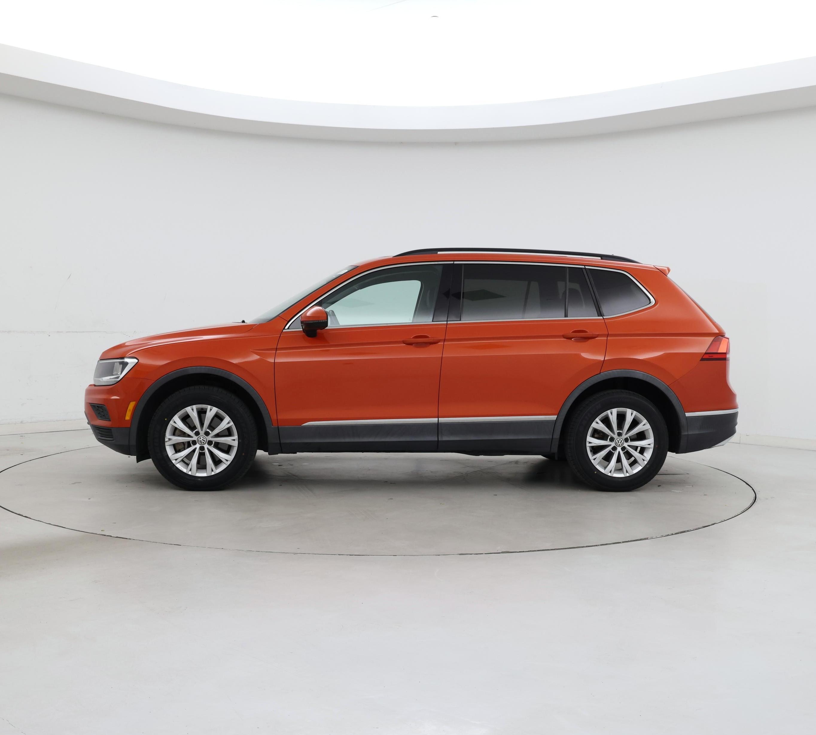 Thumbnail: 2018 Volkswagen Tiguan - 3