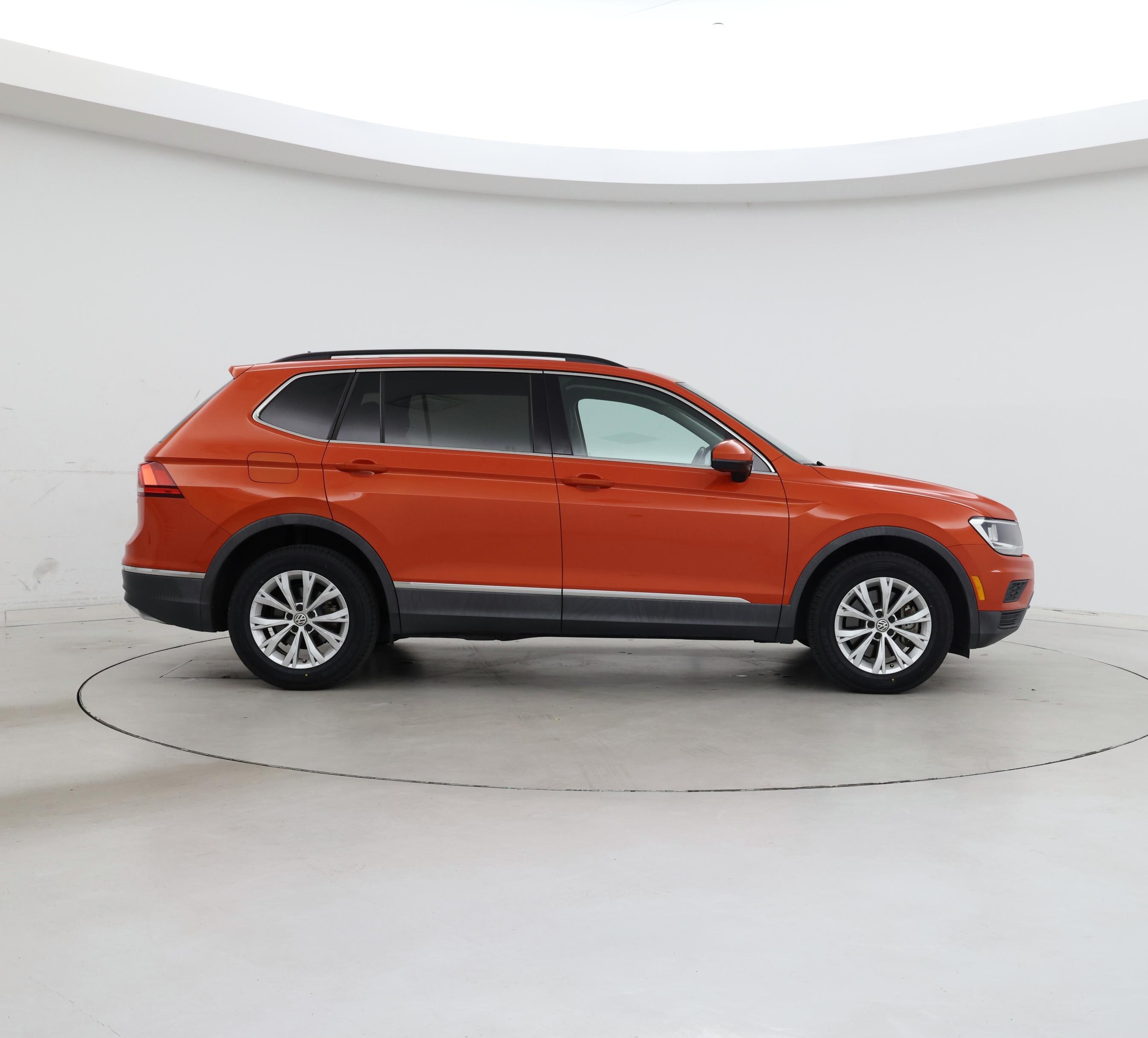 Thumbnail: 2018 Volkswagen Tiguan - 7