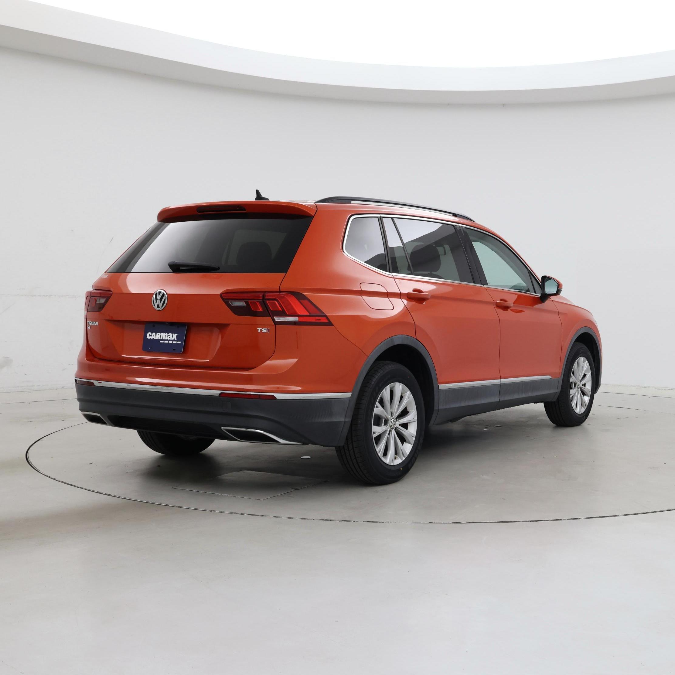 Thumbnail: 2018 Volkswagen Tiguan - 8