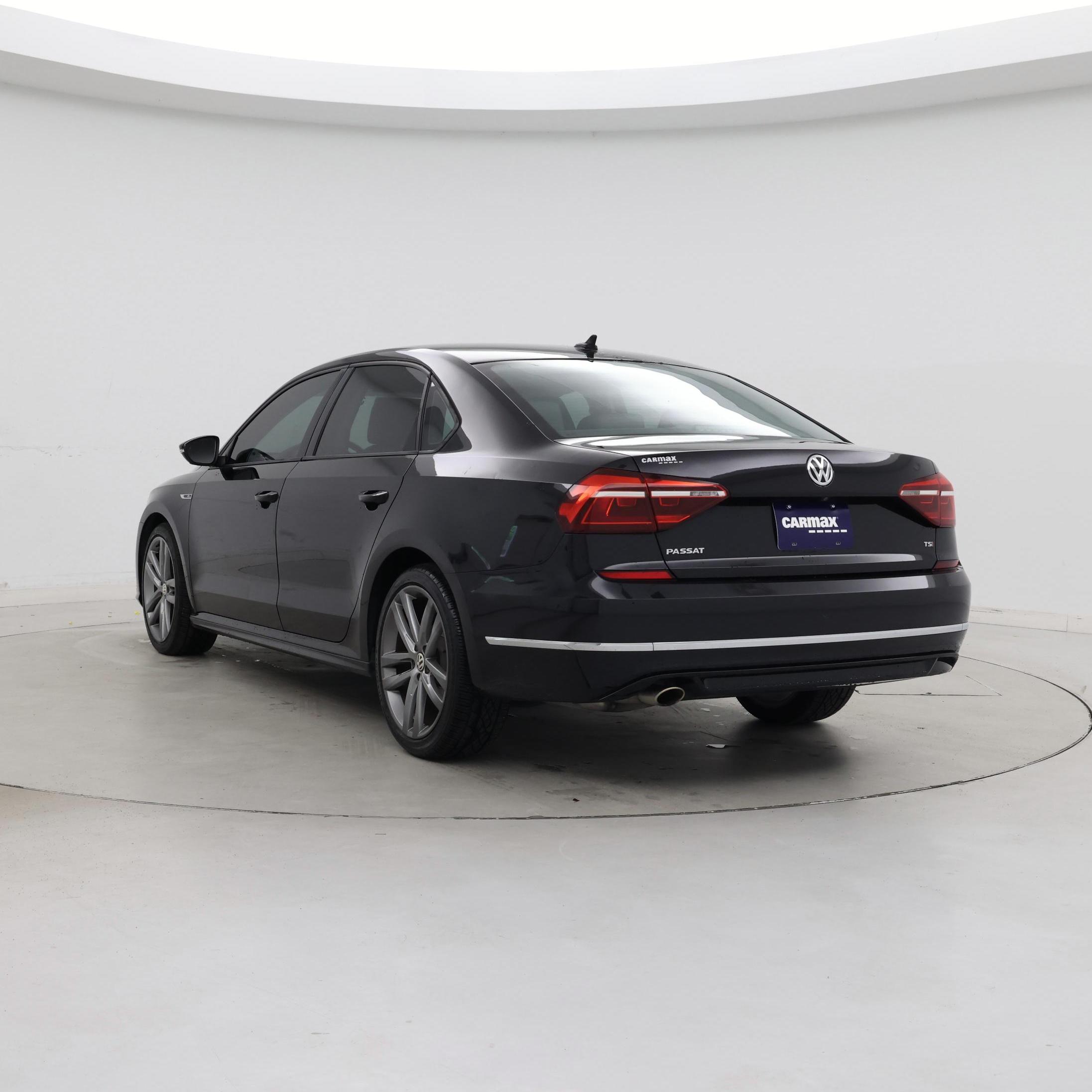 Thumbnail: 2018 Volkswagen Passat - 2