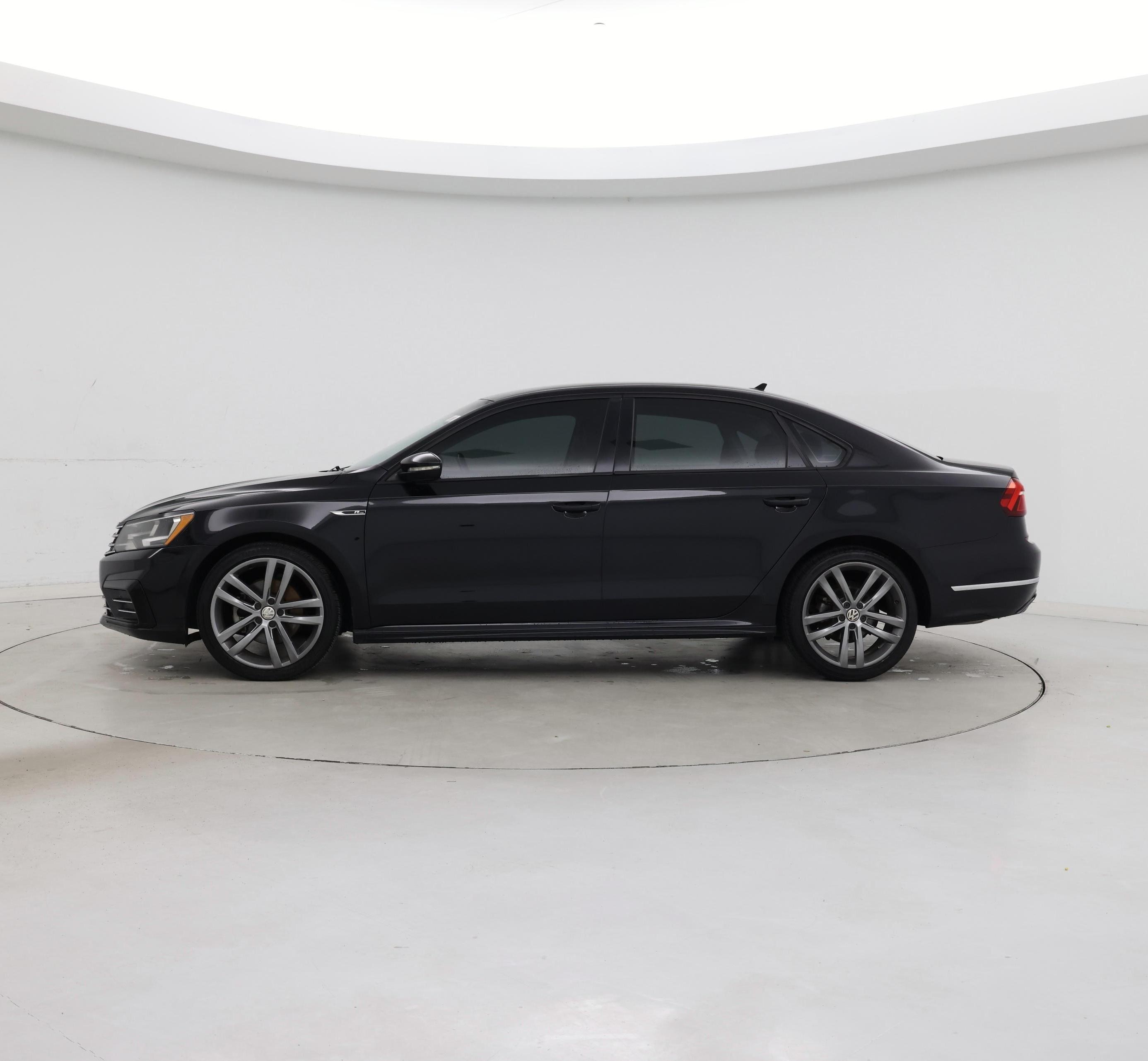 Thumbnail: 2018 Volkswagen Passat - 3