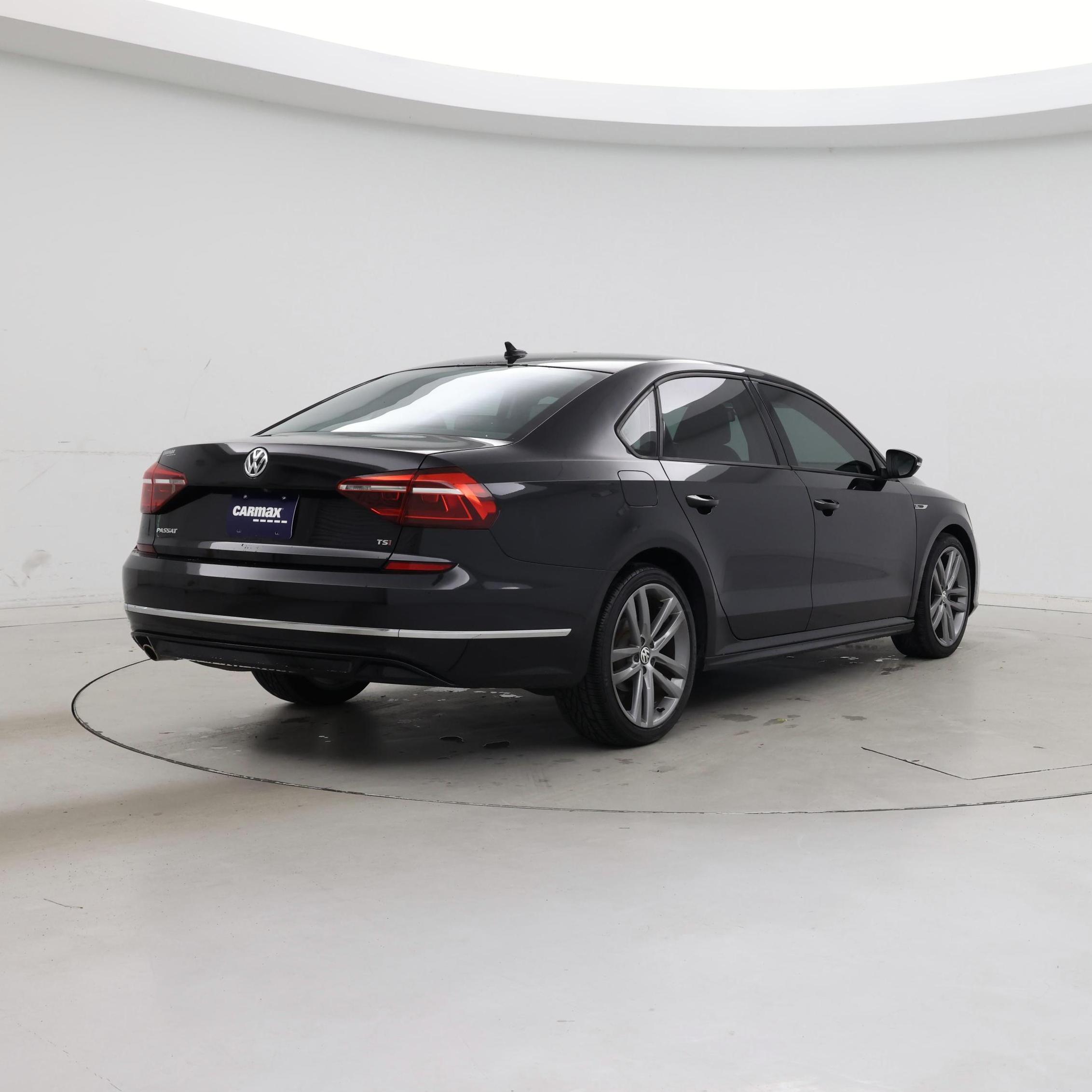 Thumbnail: 2018 Volkswagen Passat - 8