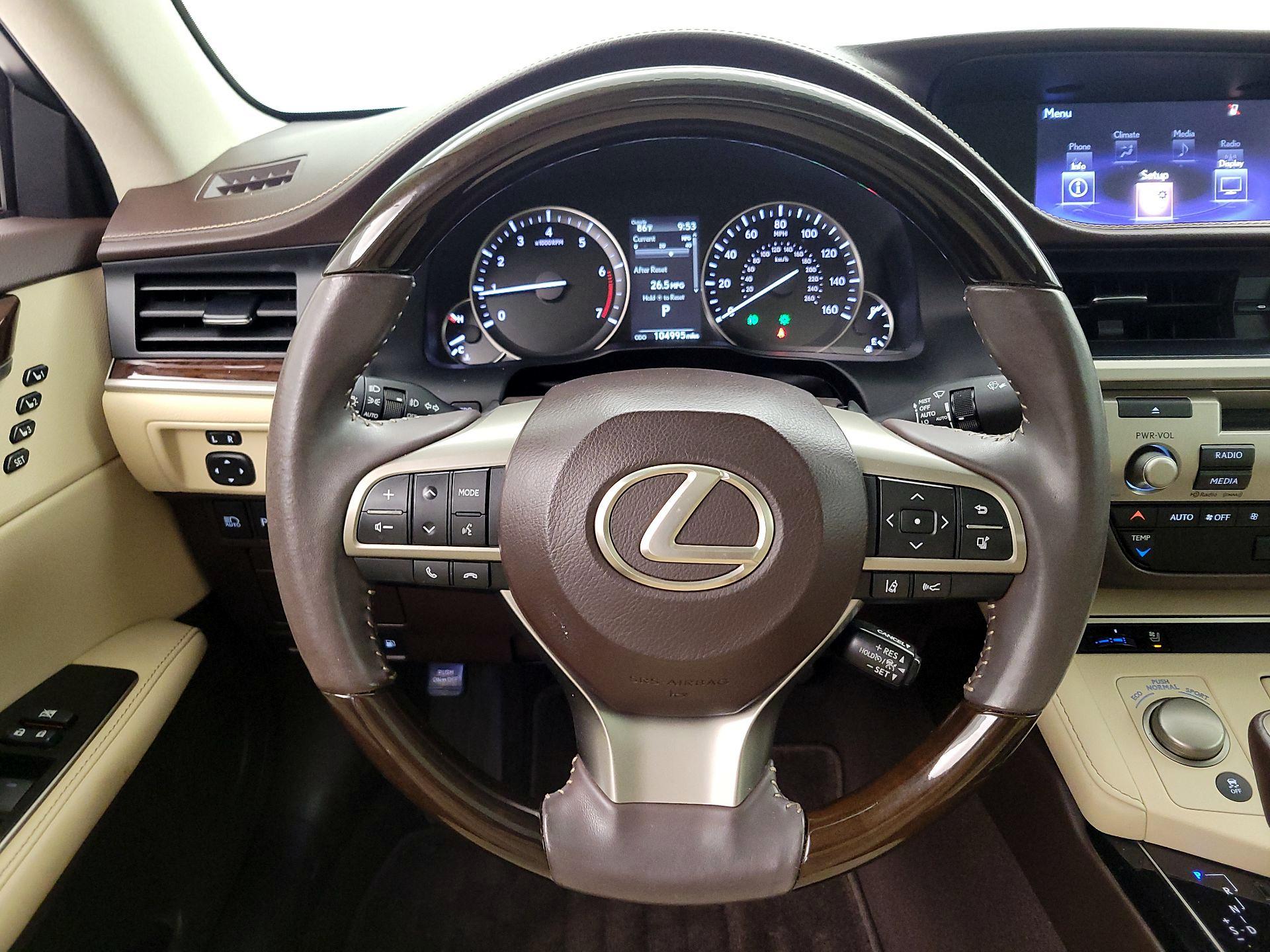 Thumbnail: 2016 Lexus ES - 10