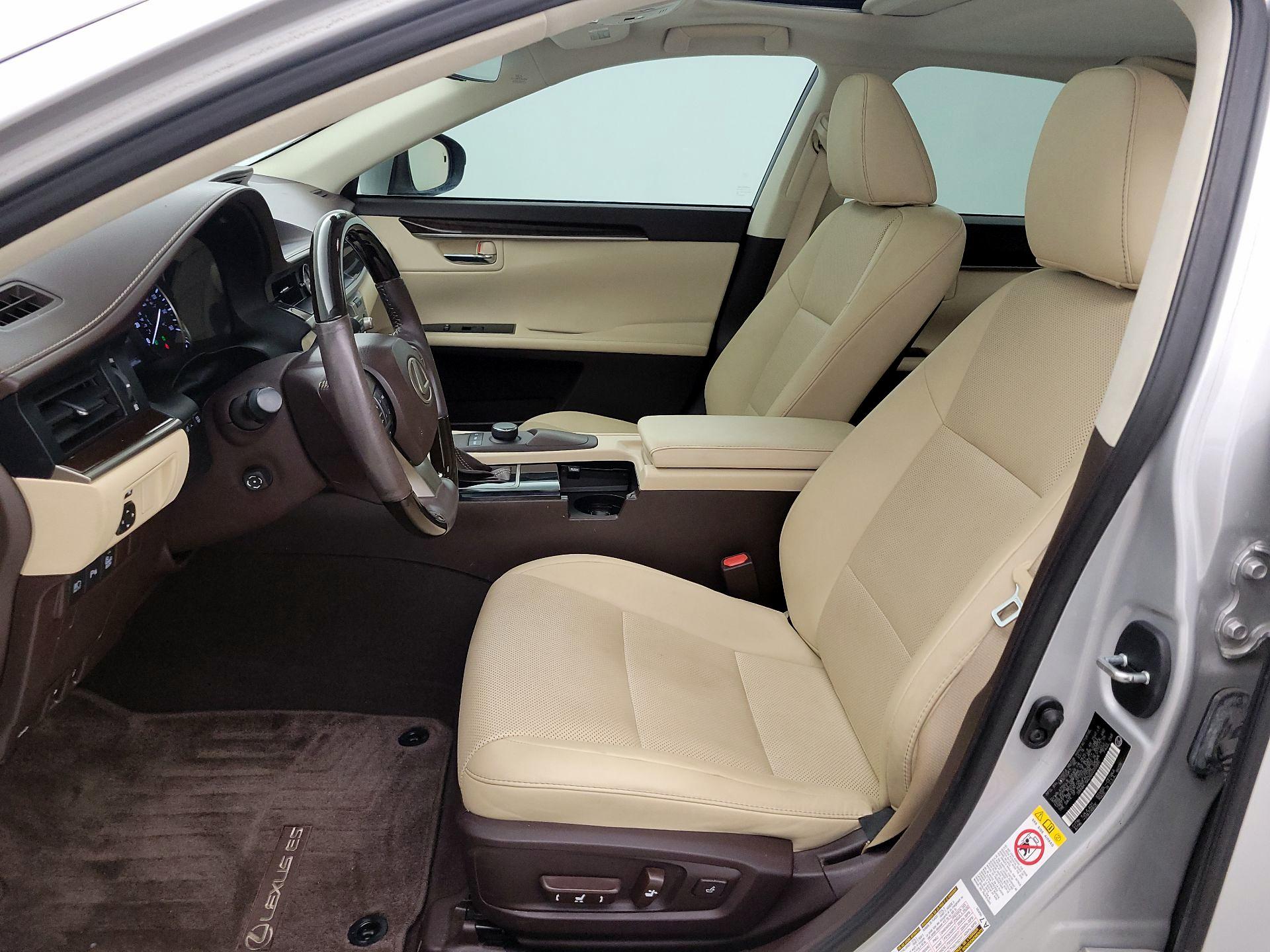 Thumbnail: 2016 Lexus ES - 11