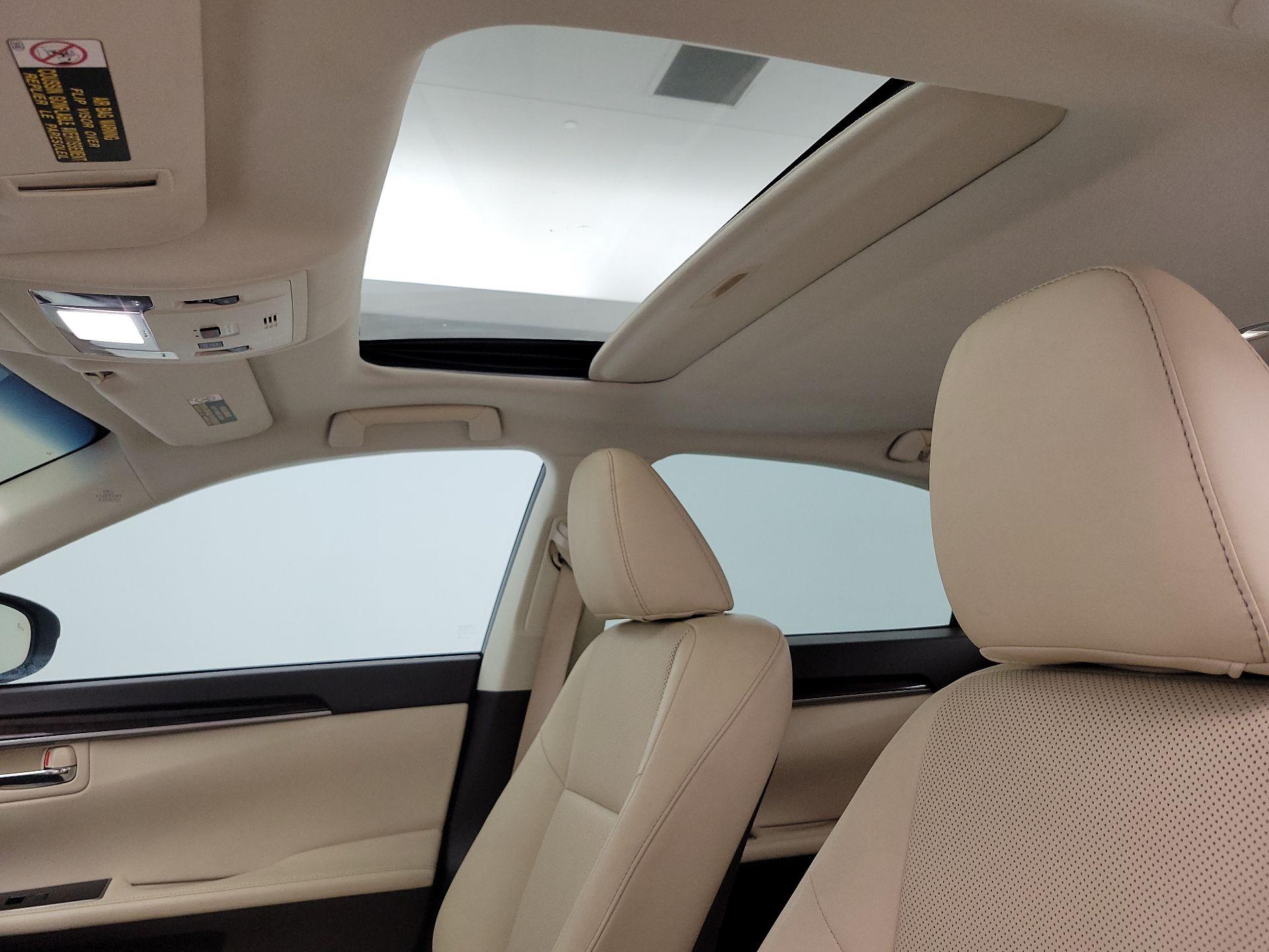 Thumbnail: 2016 Lexus ES - 19