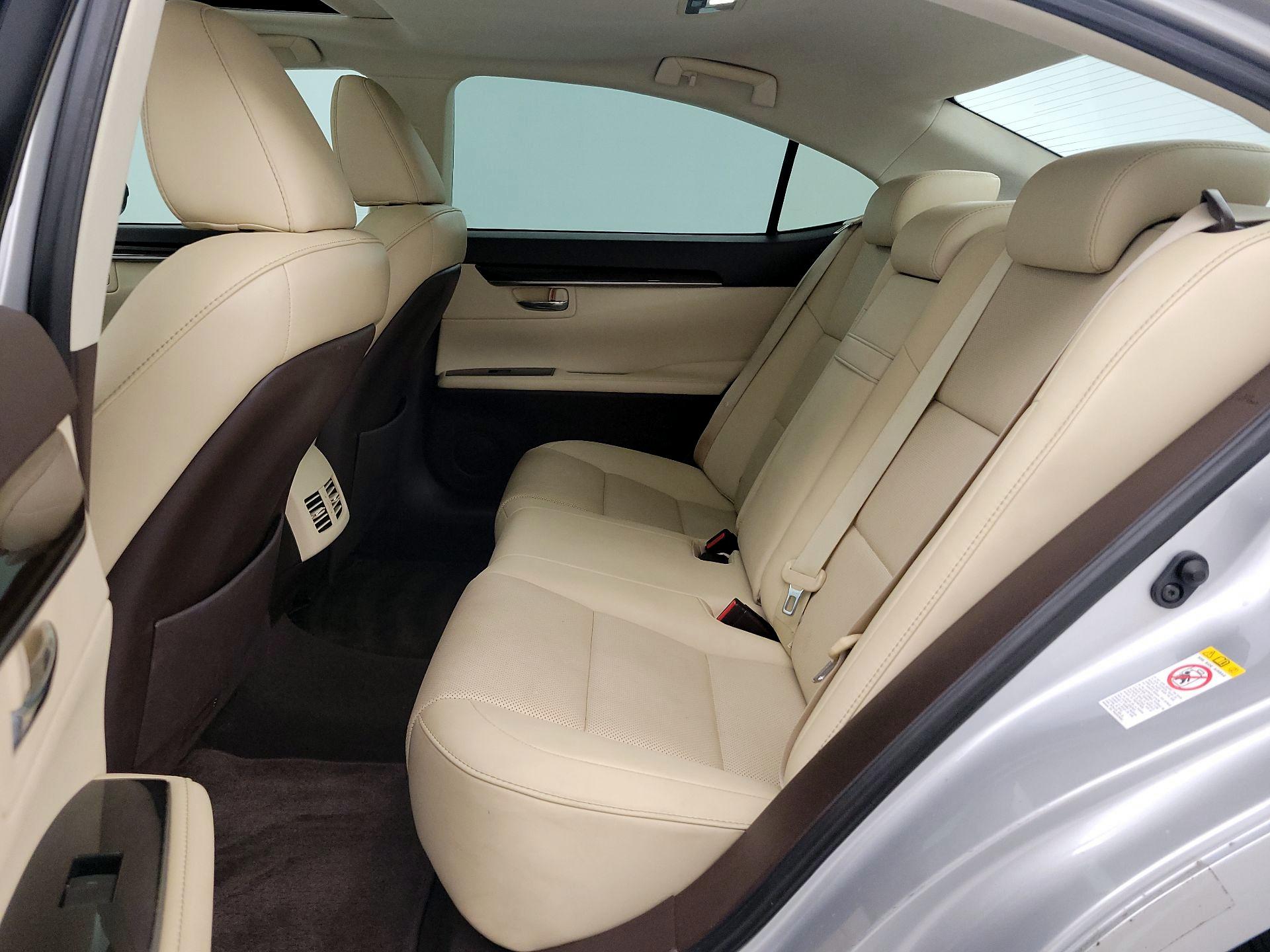 Thumbnail: 2016 Lexus ES - 20