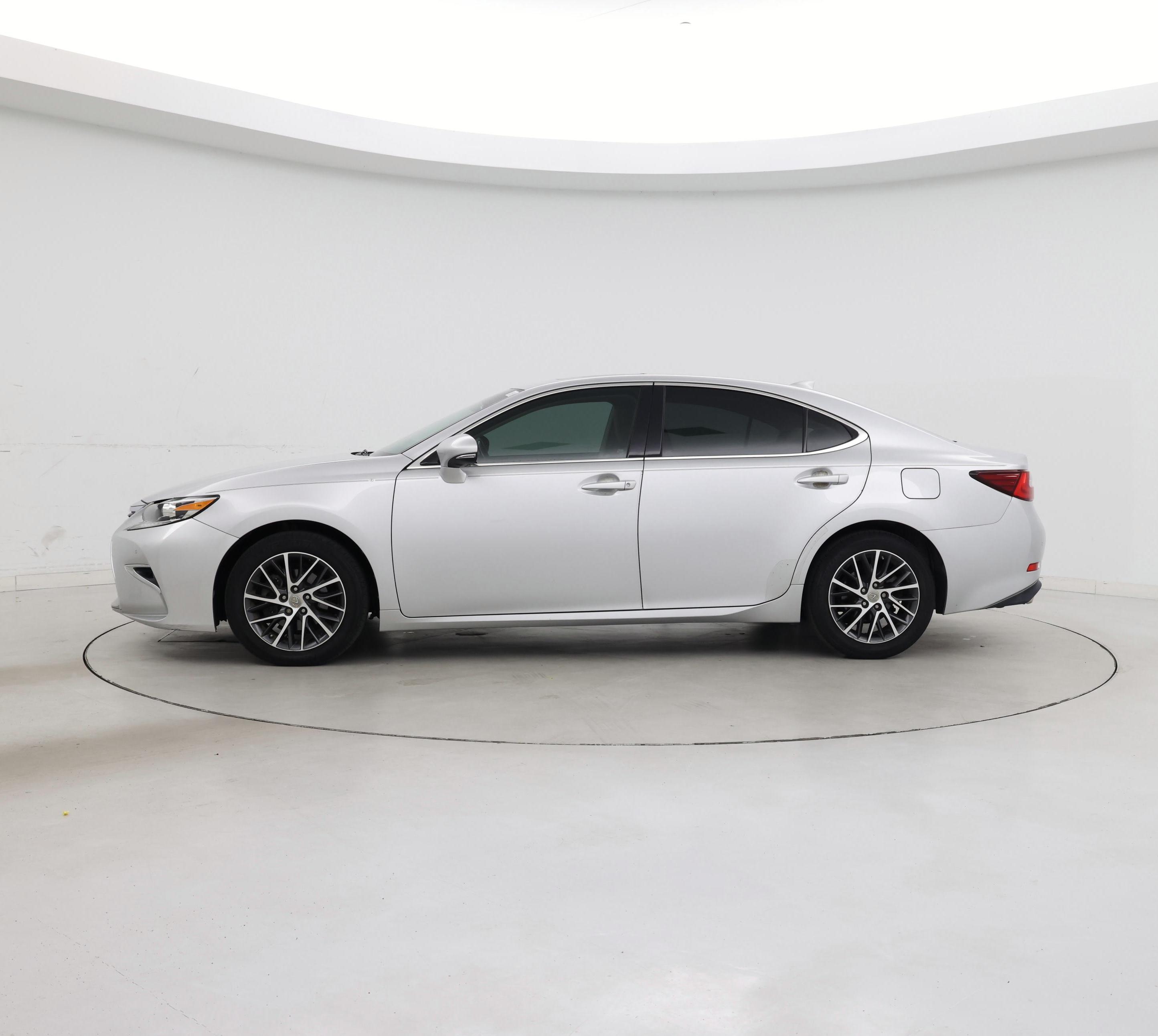Thumbnail: 2016 Lexus ES - 3
