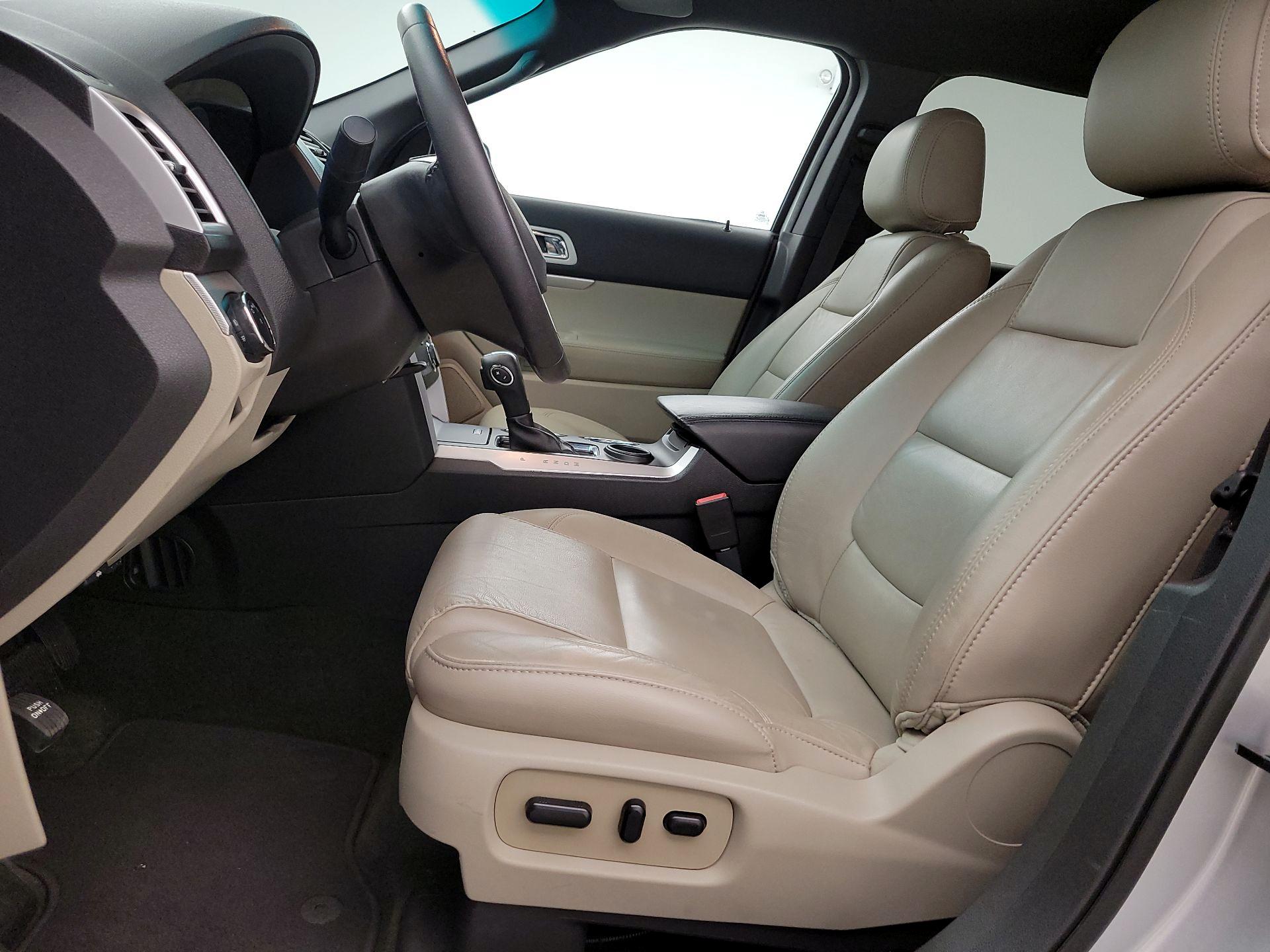 Thumbnail: 2014 Ford Explorer - 11
