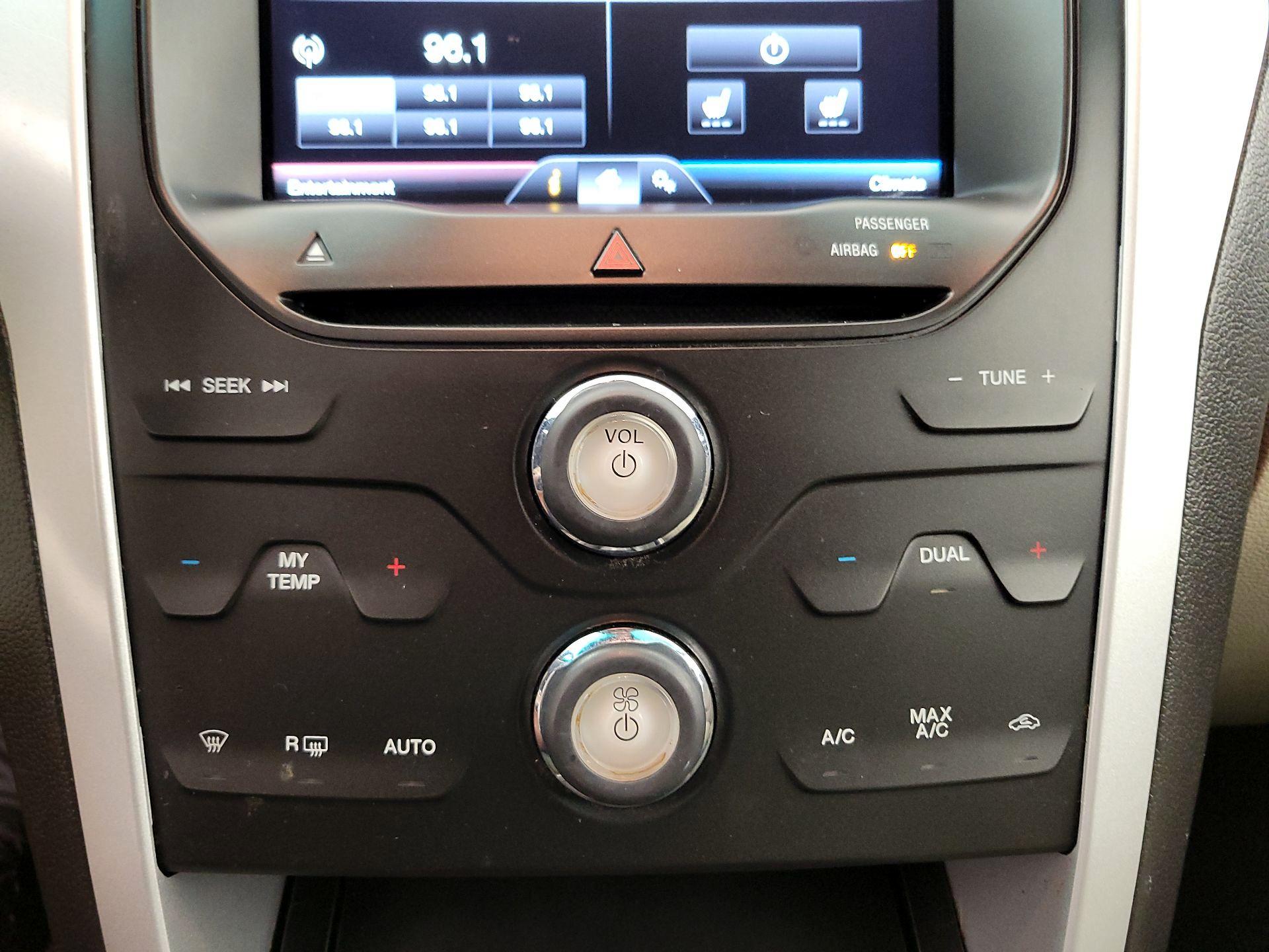 Thumbnail: 2014 Ford Explorer - 17