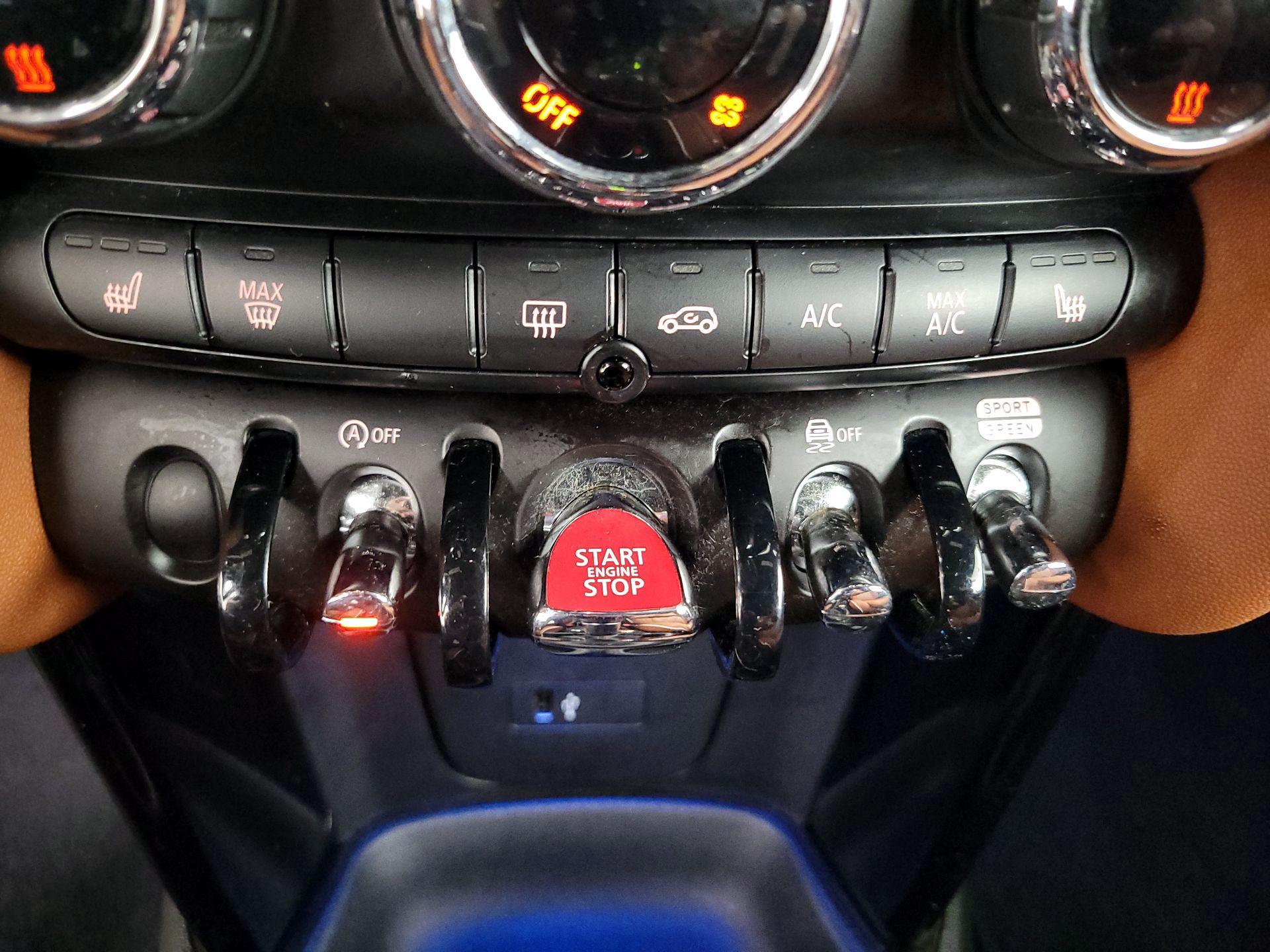 Thumbnail: 2019 MINI Cooper - 16