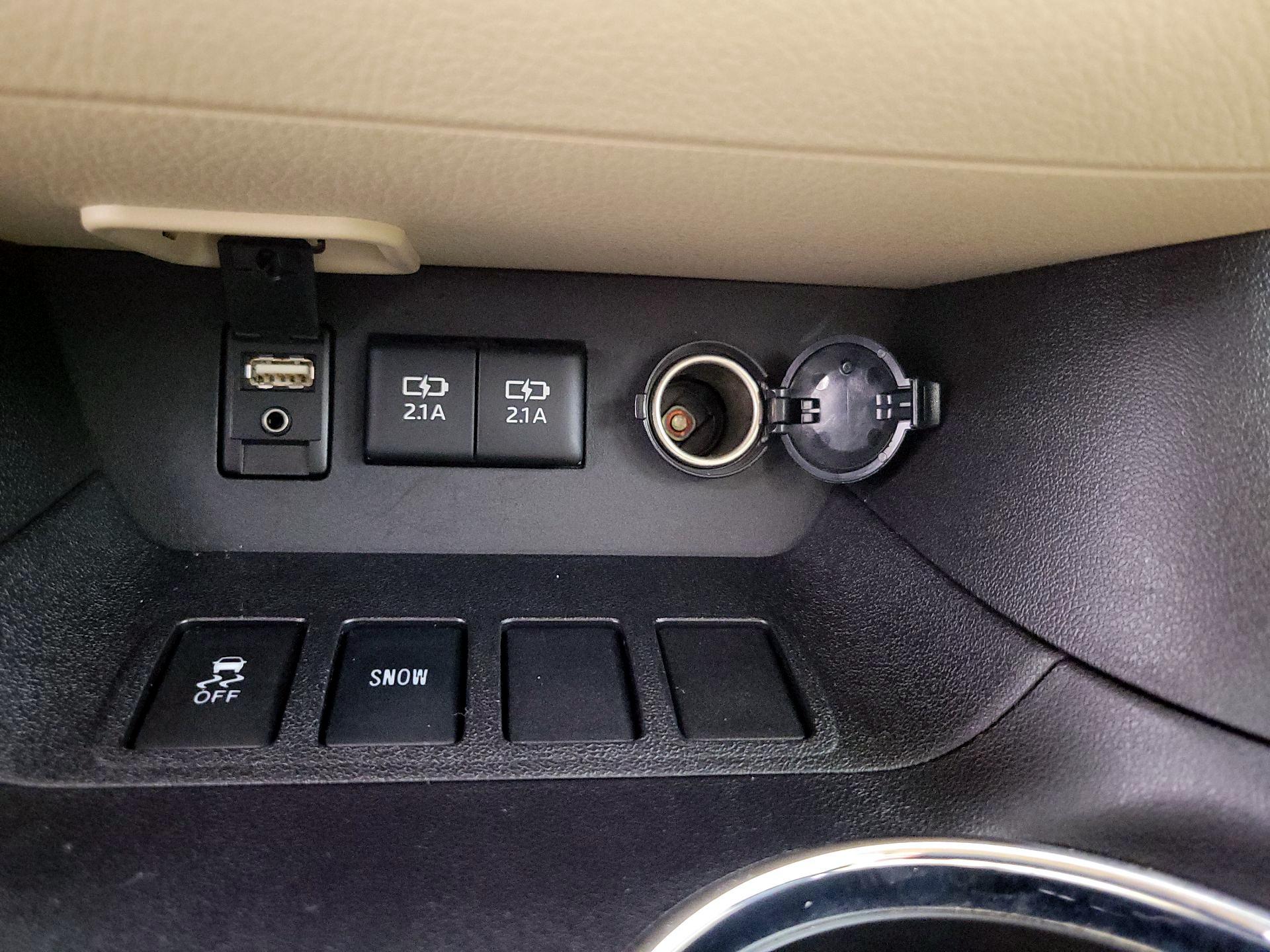 Thumbnail: 2018 Toyota Highlander - 18