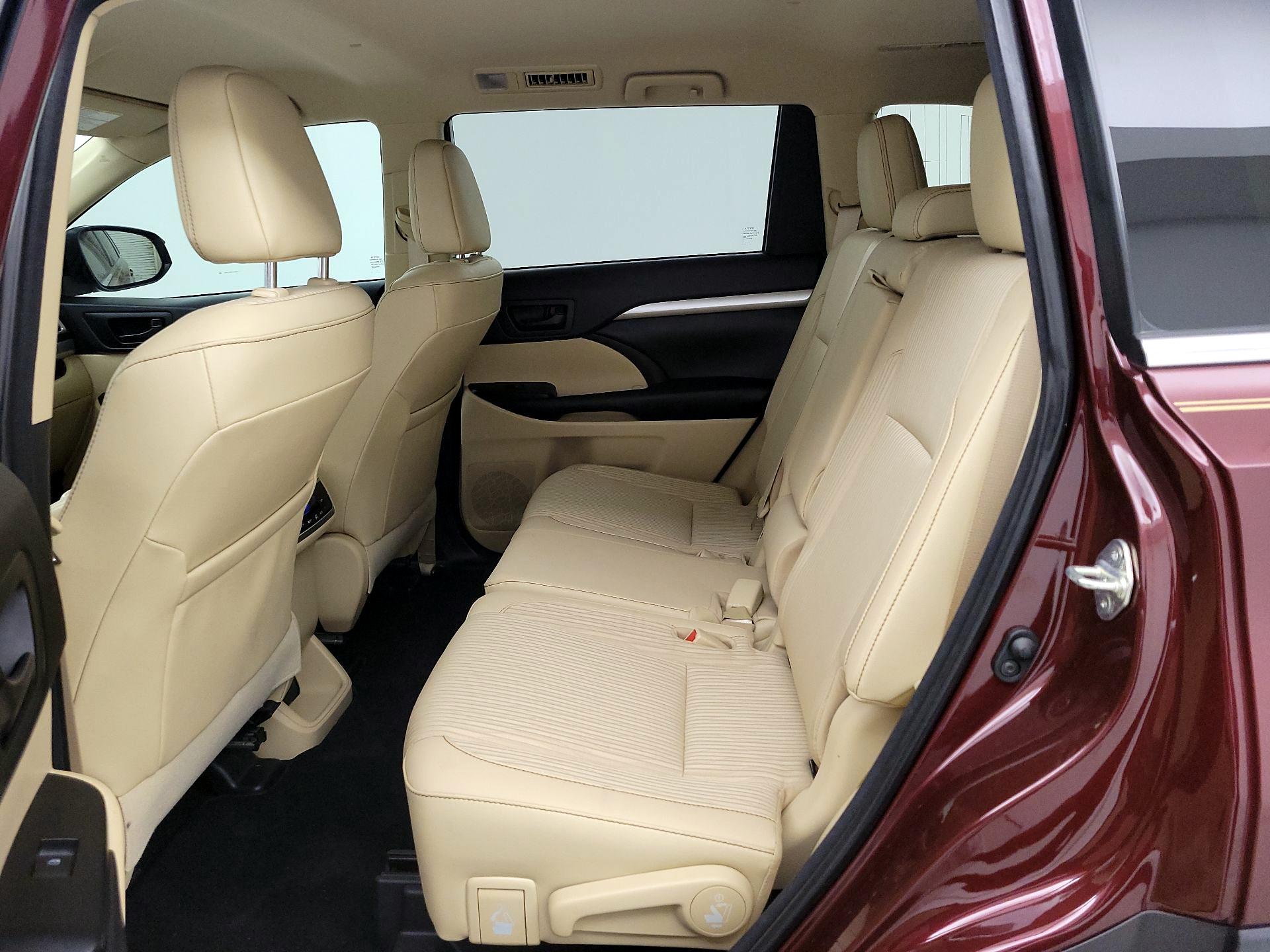 Thumbnail: 2018 Toyota Highlander - 19