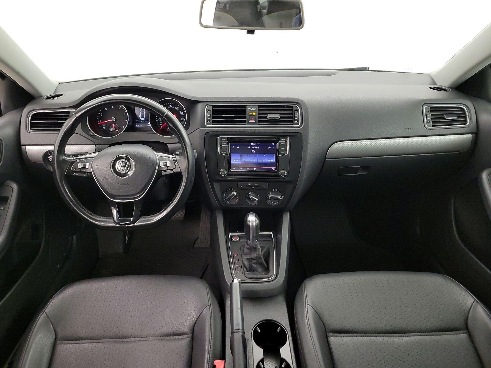 Thumbnail: 2017 Volkswagen Jetta - 9